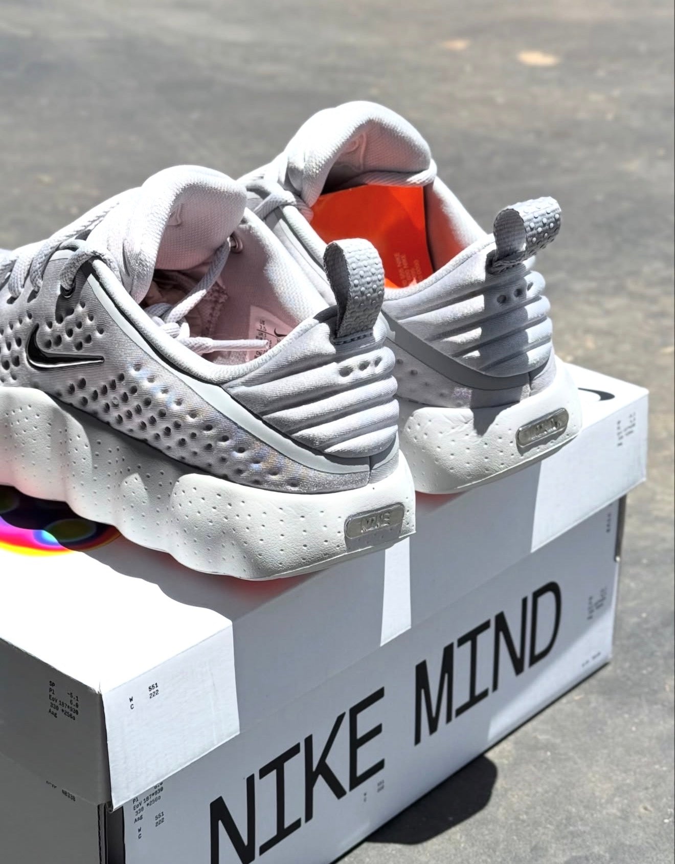 Mind 002 Light Smoke Grey