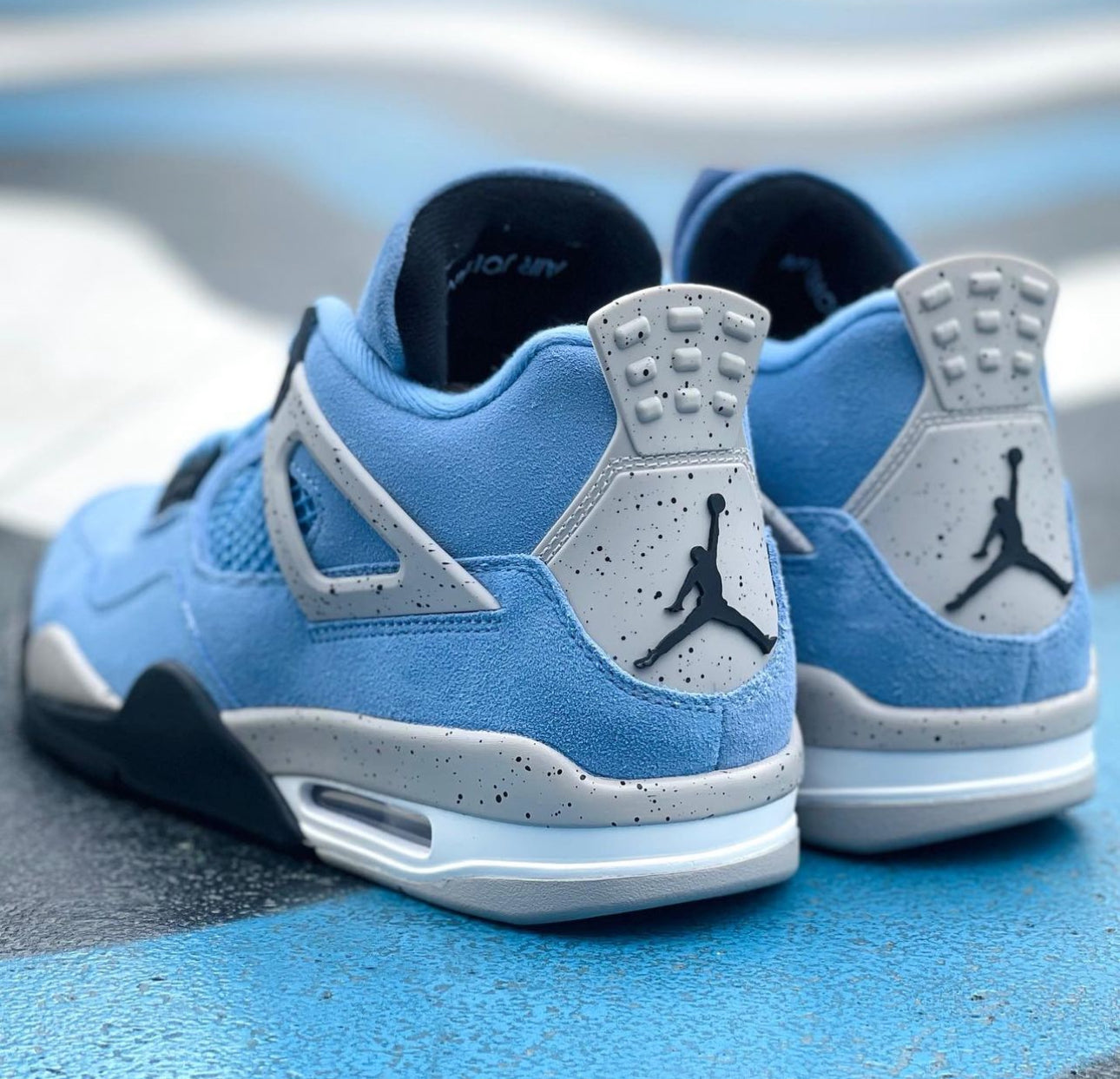 Air Jordan 4 Retro “ University Blue “