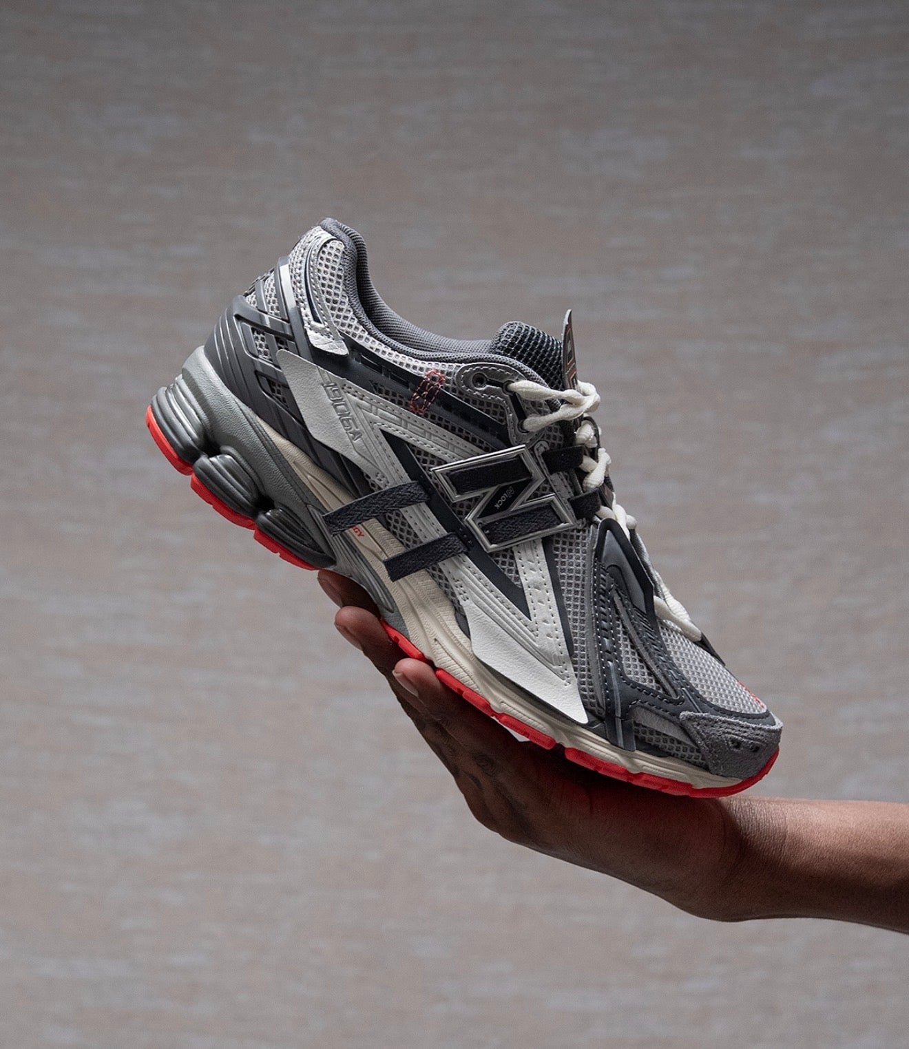 NB 1906A Slate Grey Drift Red