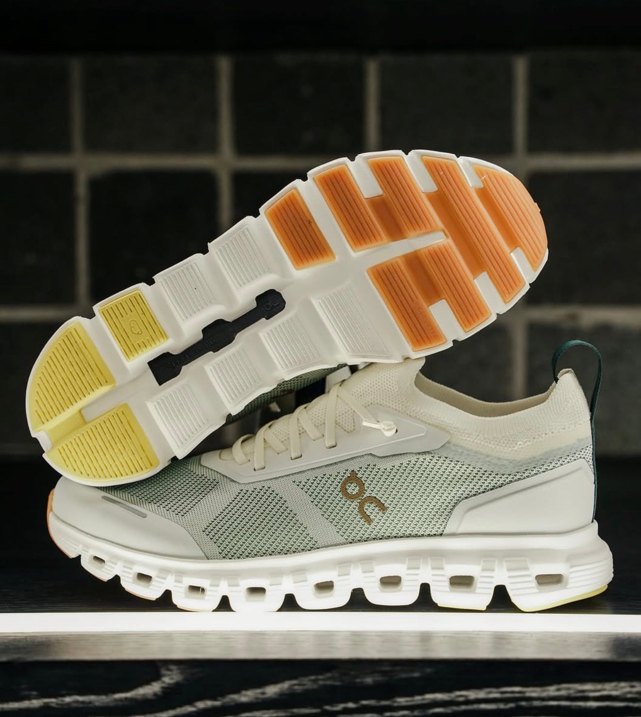 On Running Cloud 6 Versa Ice Spirulina
