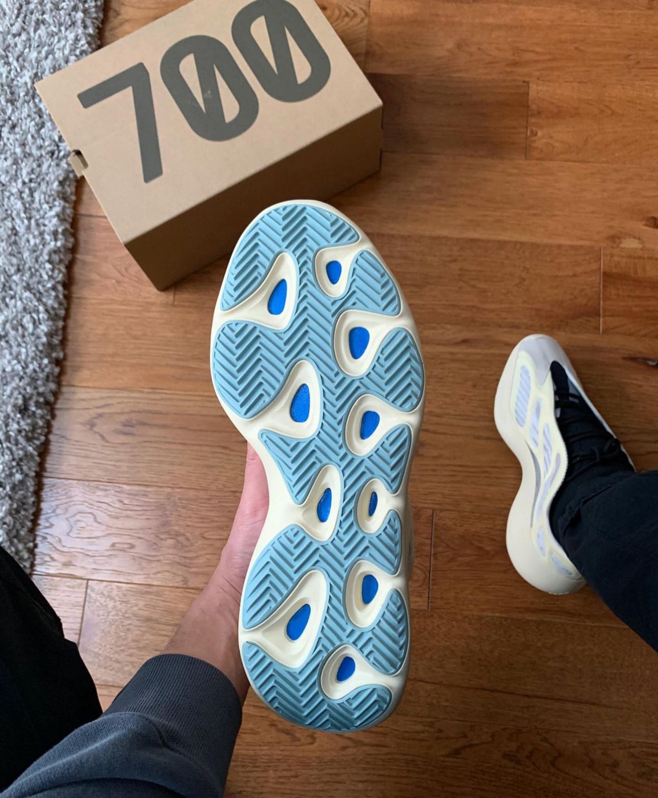 Yeezy 700v3 “ Azael “ ( Glows In Dark )