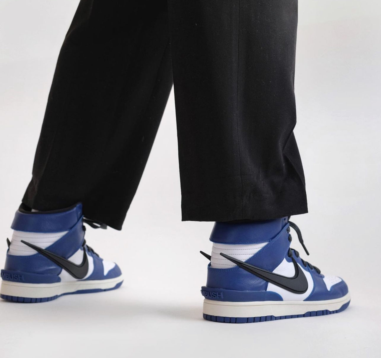 Dunks High SP Ambush “Blue/White”