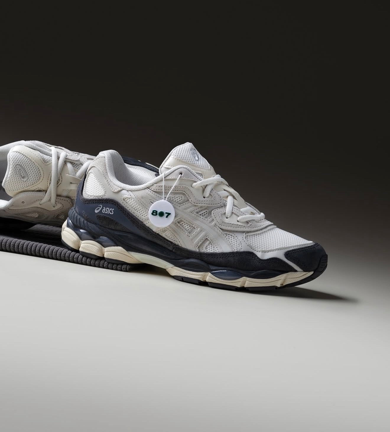 Gel-NYC White Smoke Grey