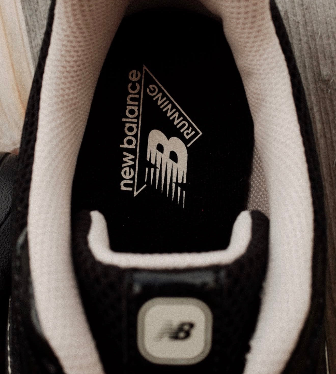 NB Balance 204L Black Timberwolf