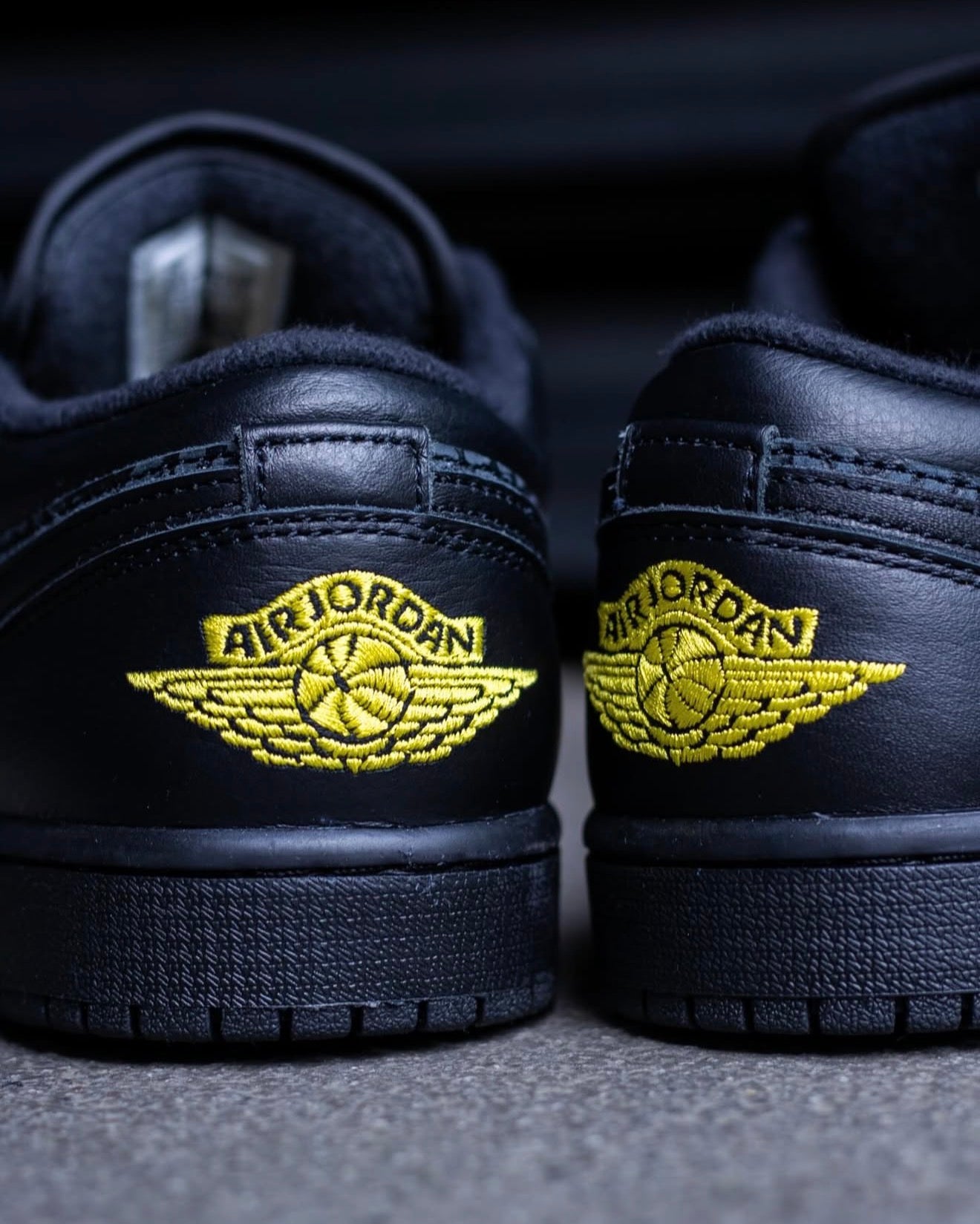 Air Jordan 1 Low Black Tour Yellow Anthracite