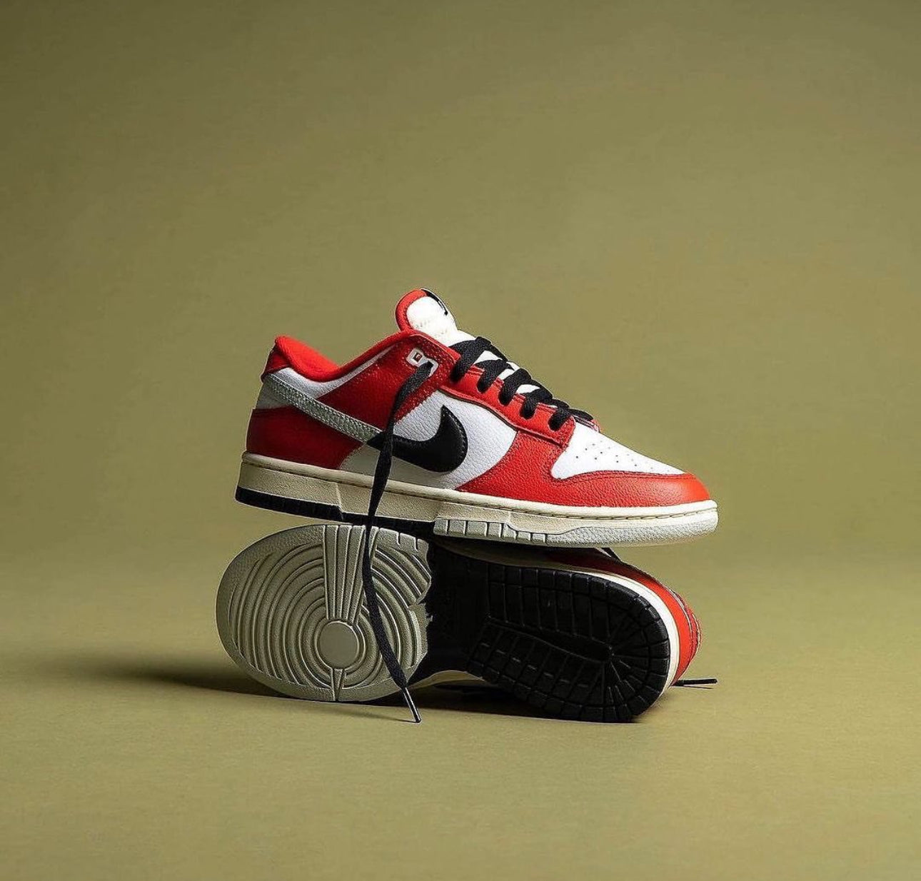 Dunk Low “ Chicago Split “