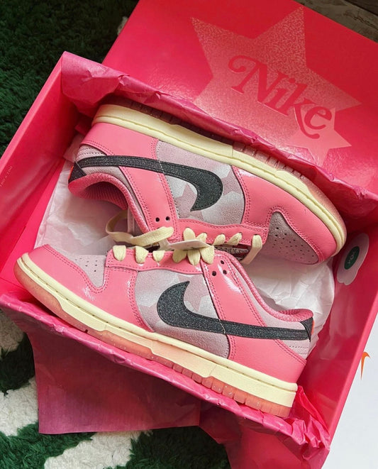 WMNs Dunk Low LX “Barbie”