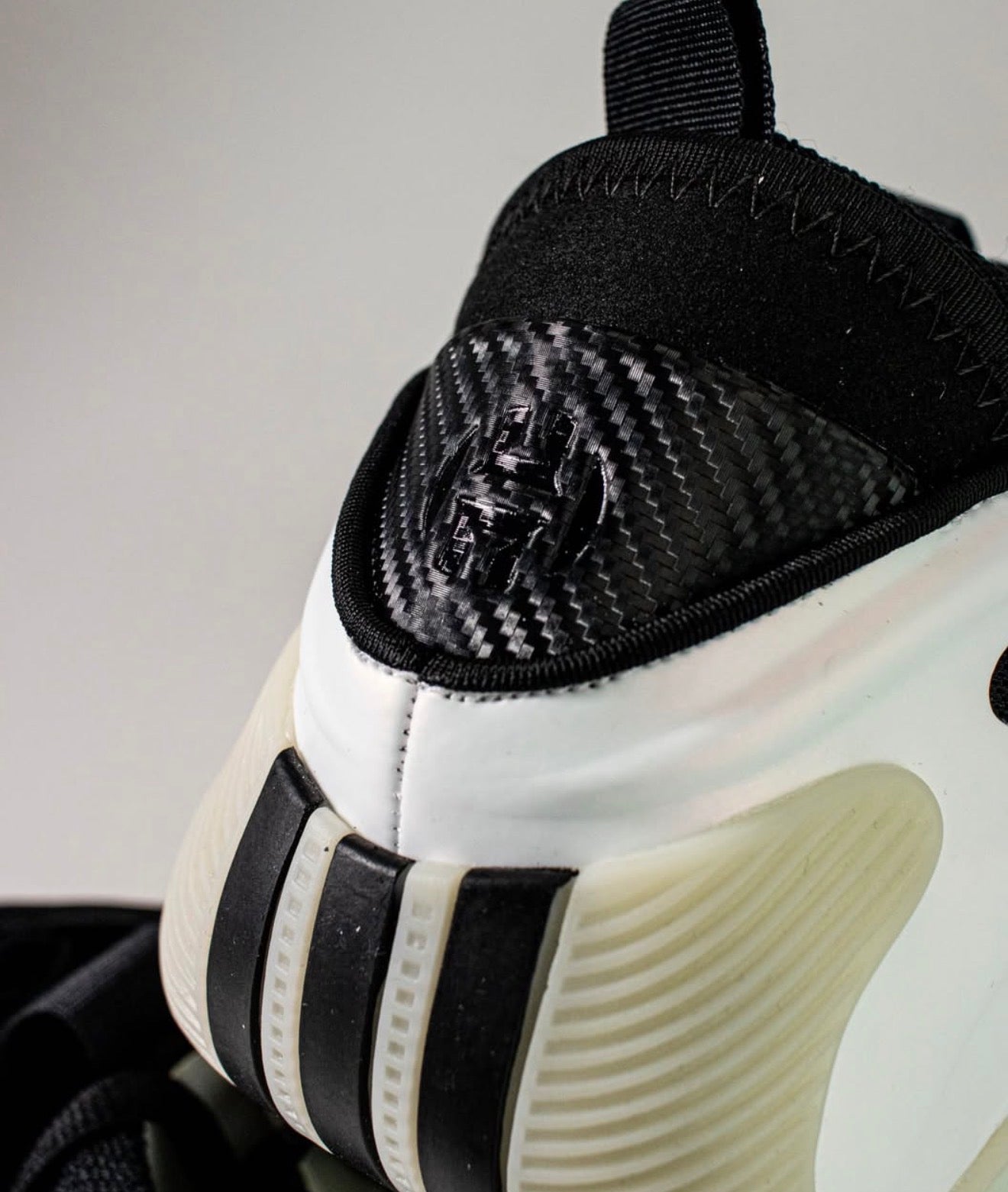 Harden Vol. 9 Cloud White Core Black