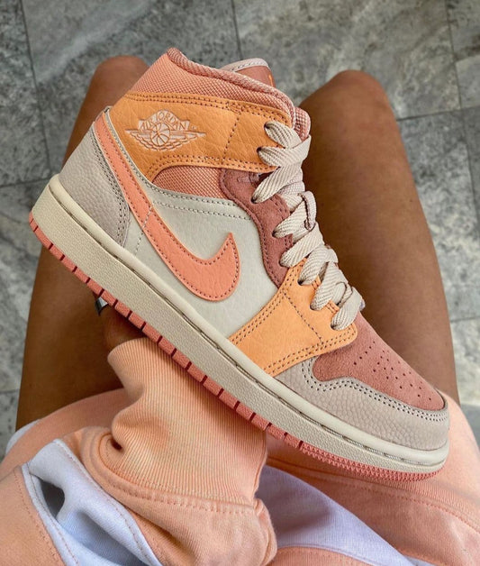 WMNS Air Jordan 1 Mid “ Apricot Orange “