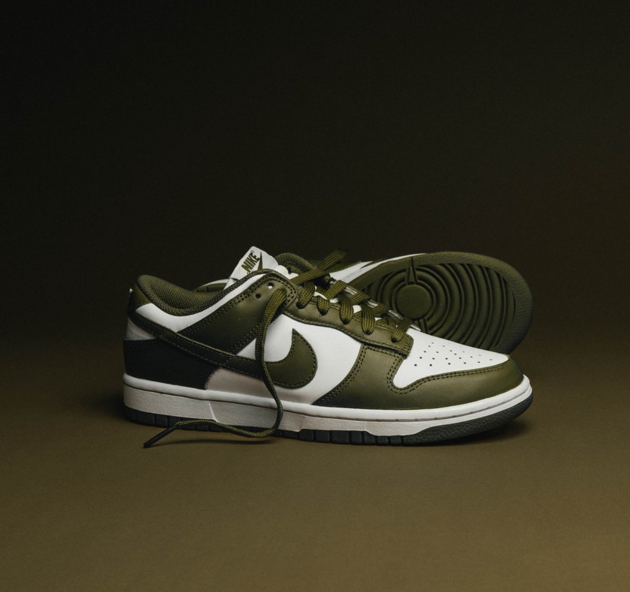 Dunk Low “ Medium Olive “