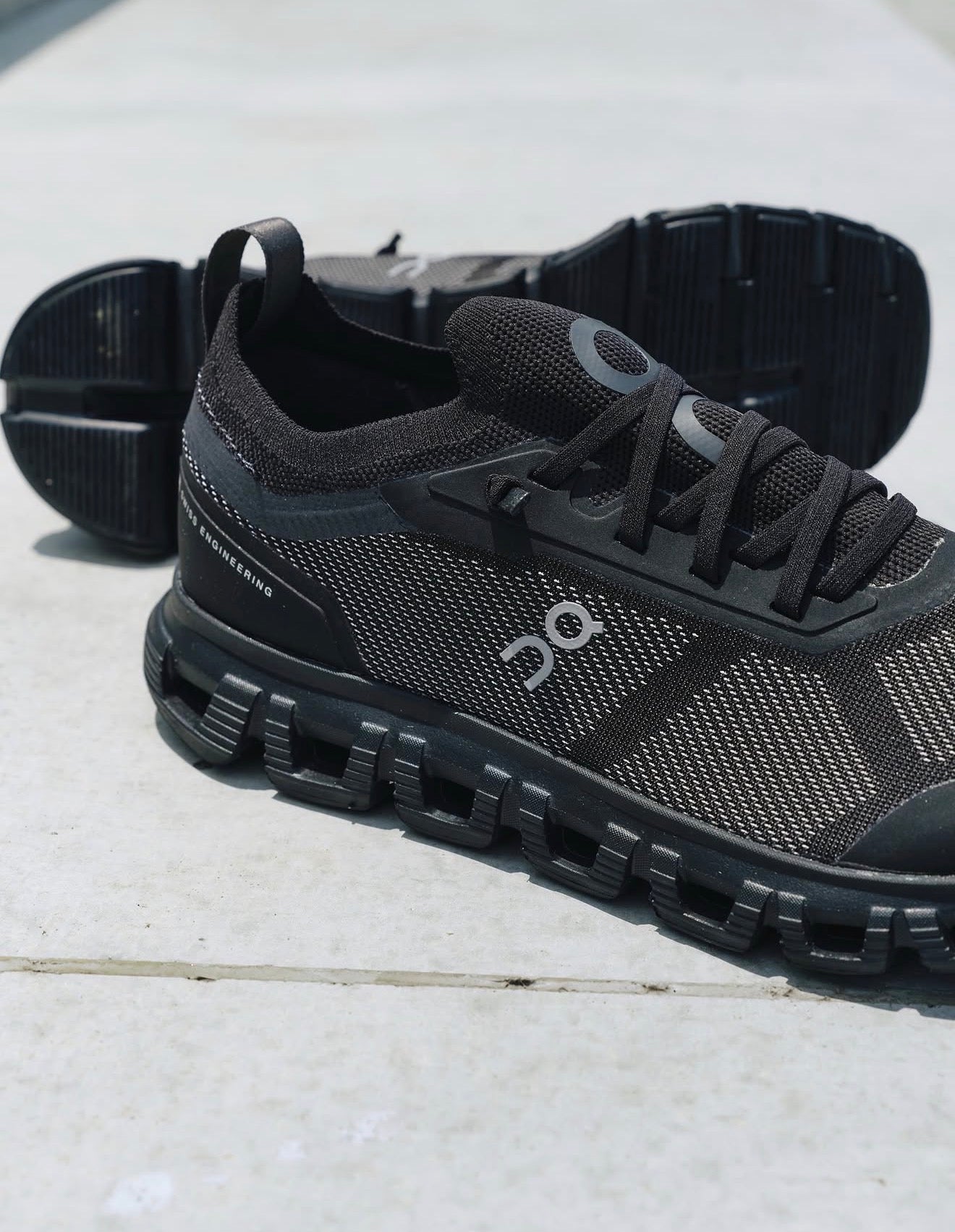 On Running Cloud 6 Versa Black Eclipse