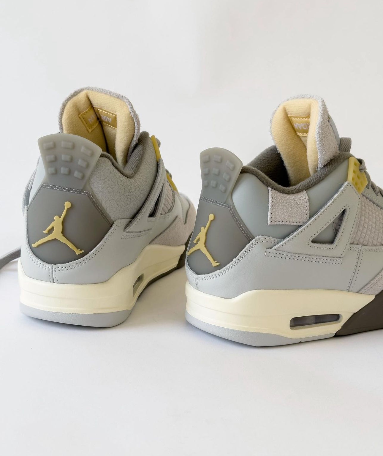 Air Jordan 4 SE Craft “Photon Dust”