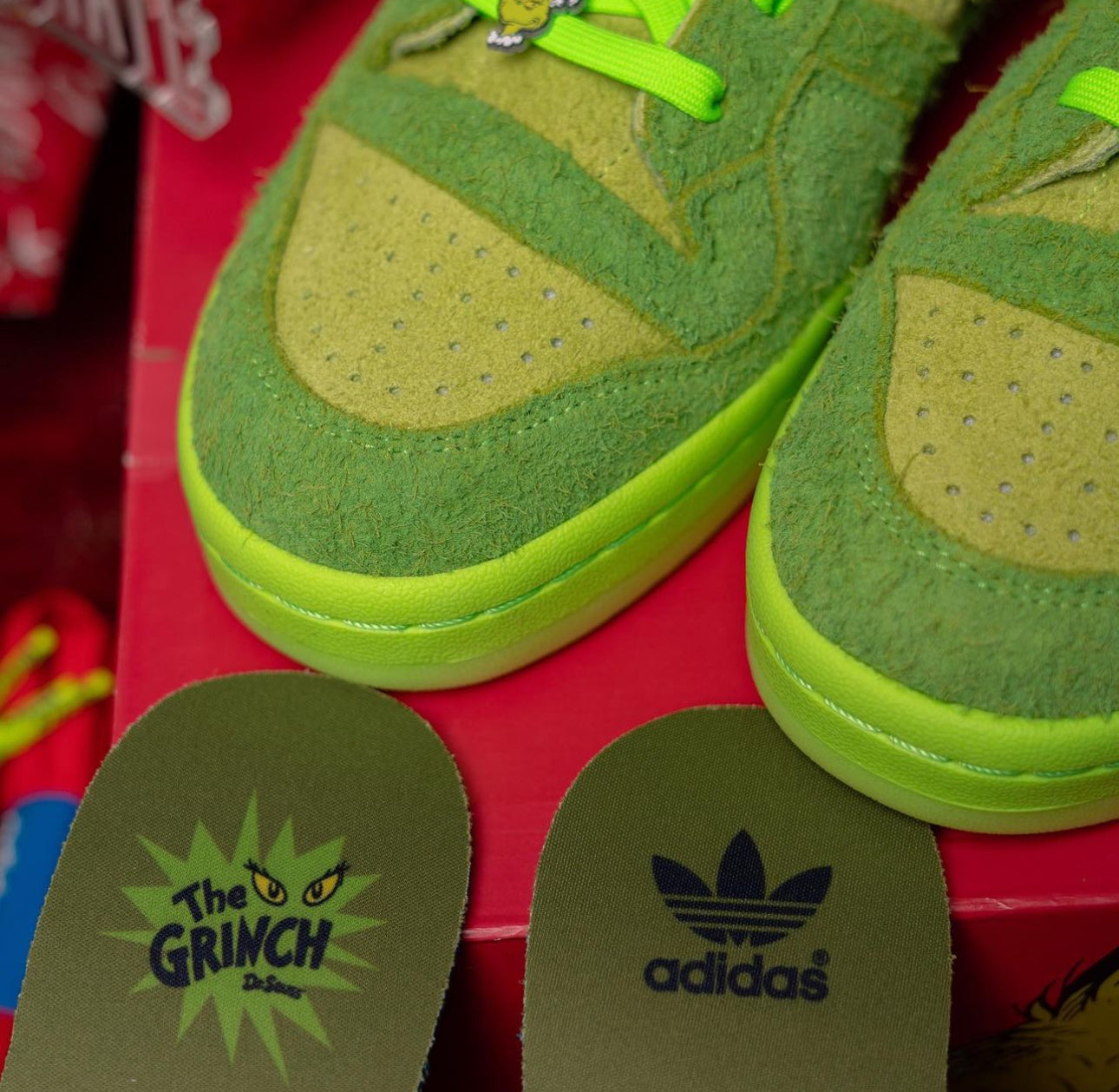 Forum Low “ The Grinch Shoe “