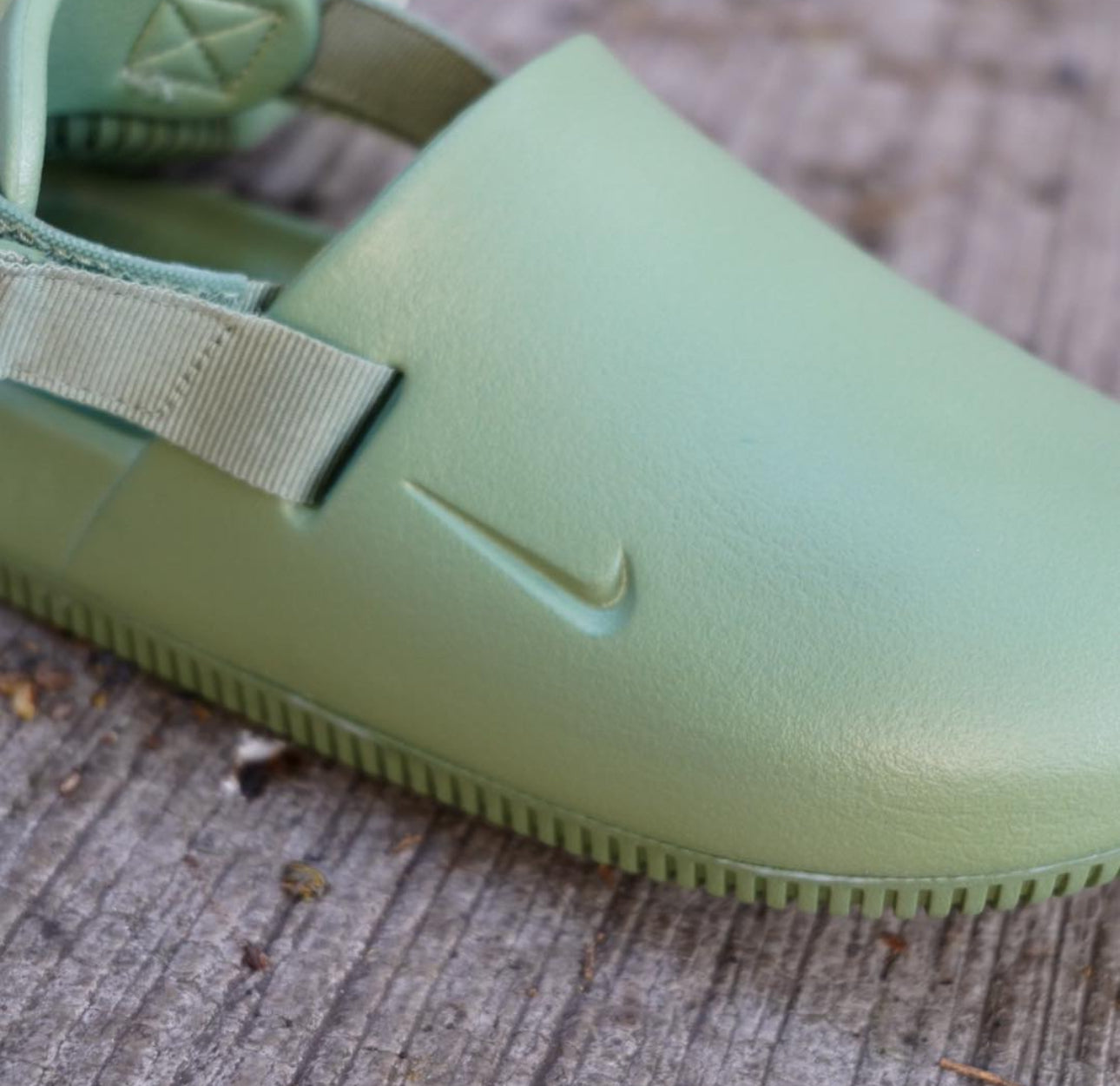 Air Calm Mule “ Oil Green “