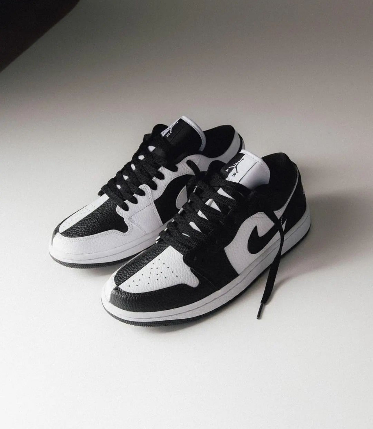 Air Jordan 1 Low Homage “ White/Black “