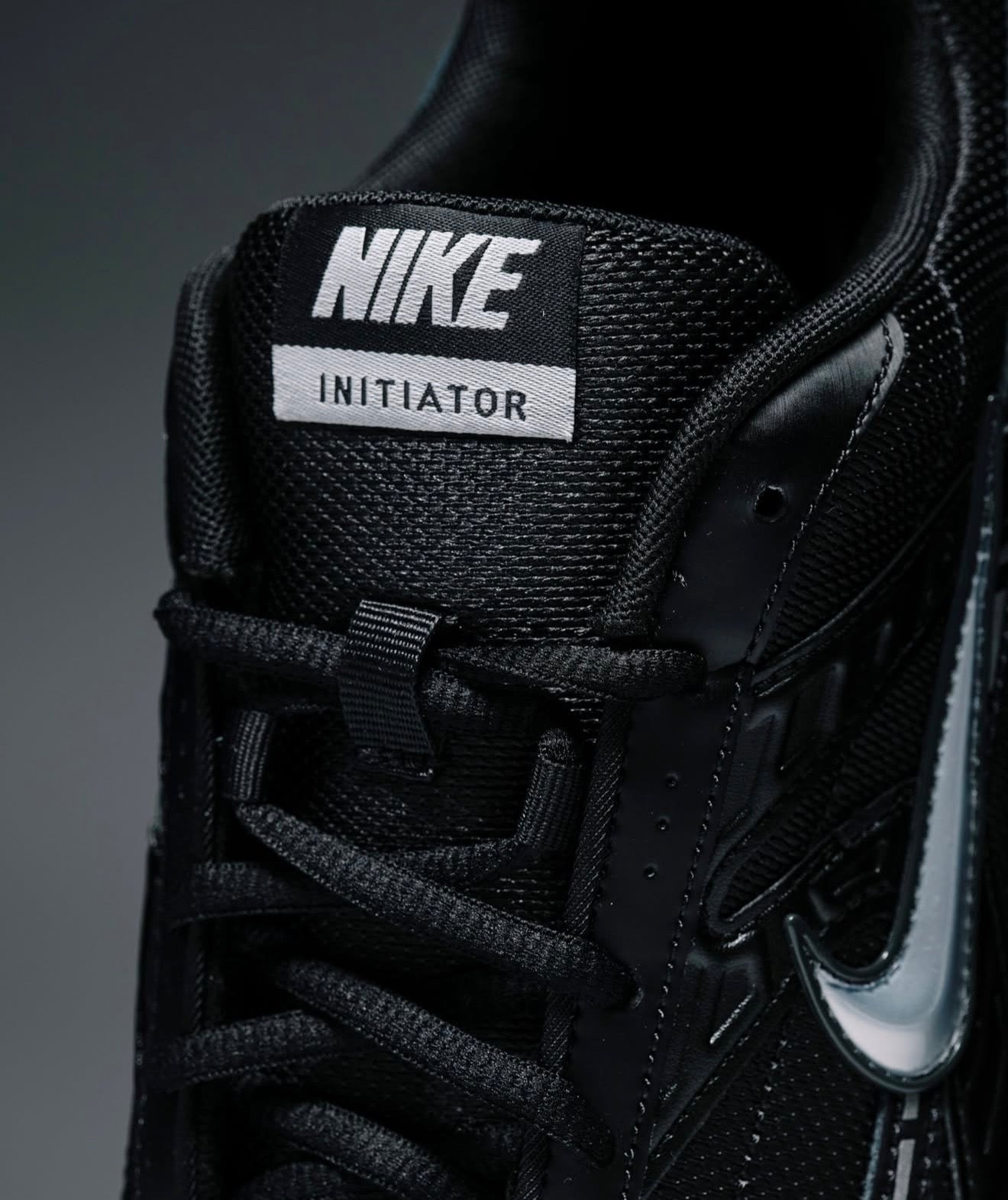 Initiator Black Metallic Silver