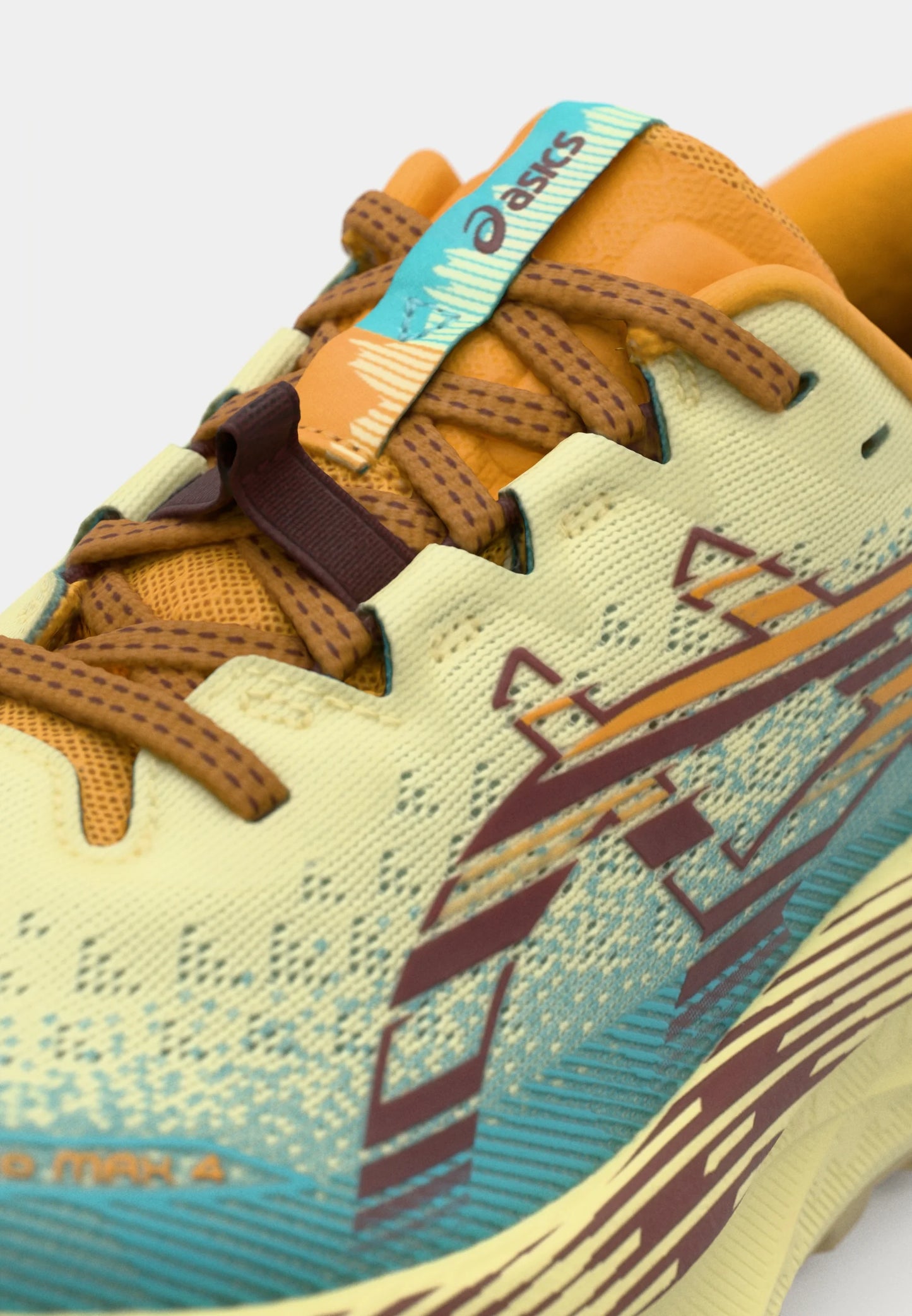 Trabuco Max 4 Wheat Yellow Dark Red Planet