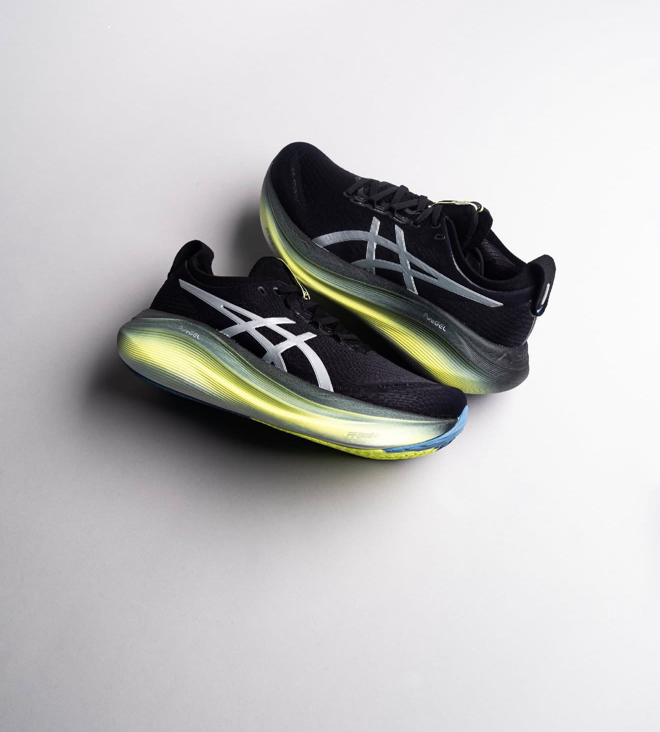 Gel-Nimbus 27 Luxe Black