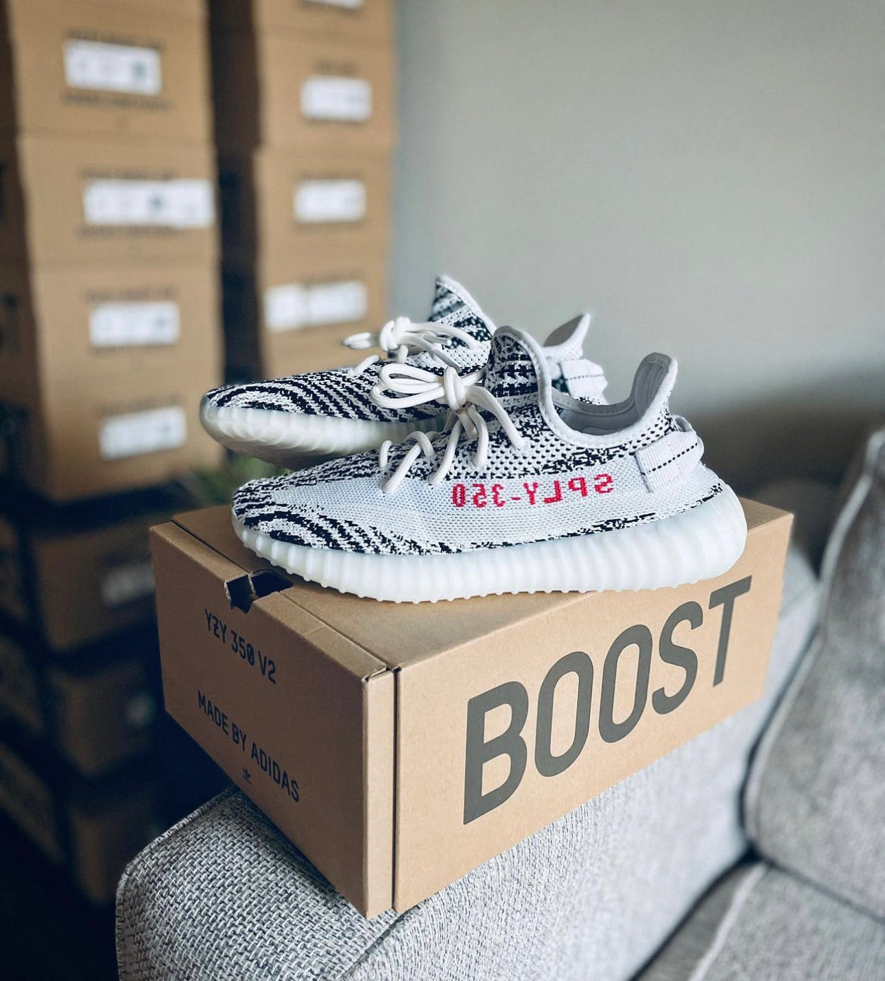 WMNS Yeezy Boost 350 V2 “ Zebra ”