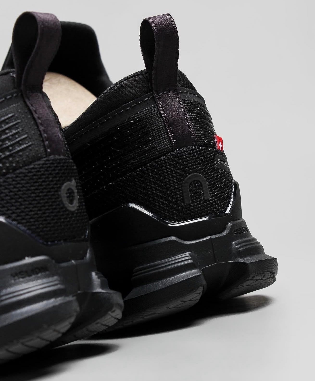 On Running Cloud X Z5 All Black