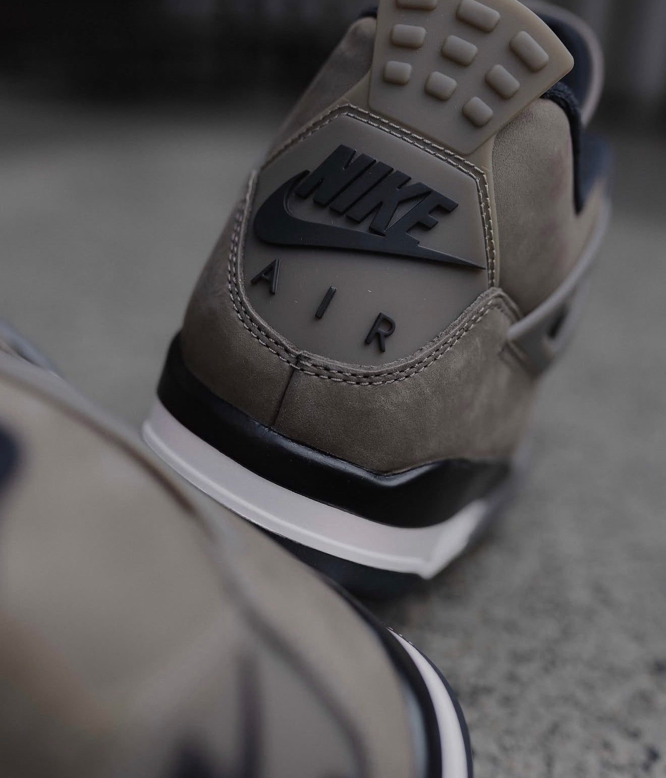 Air Jordan 4 Retro Cave Stone