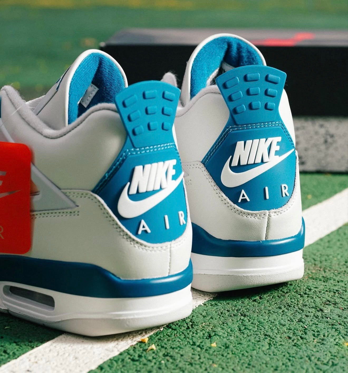 Air Jordan 4 Military Blue