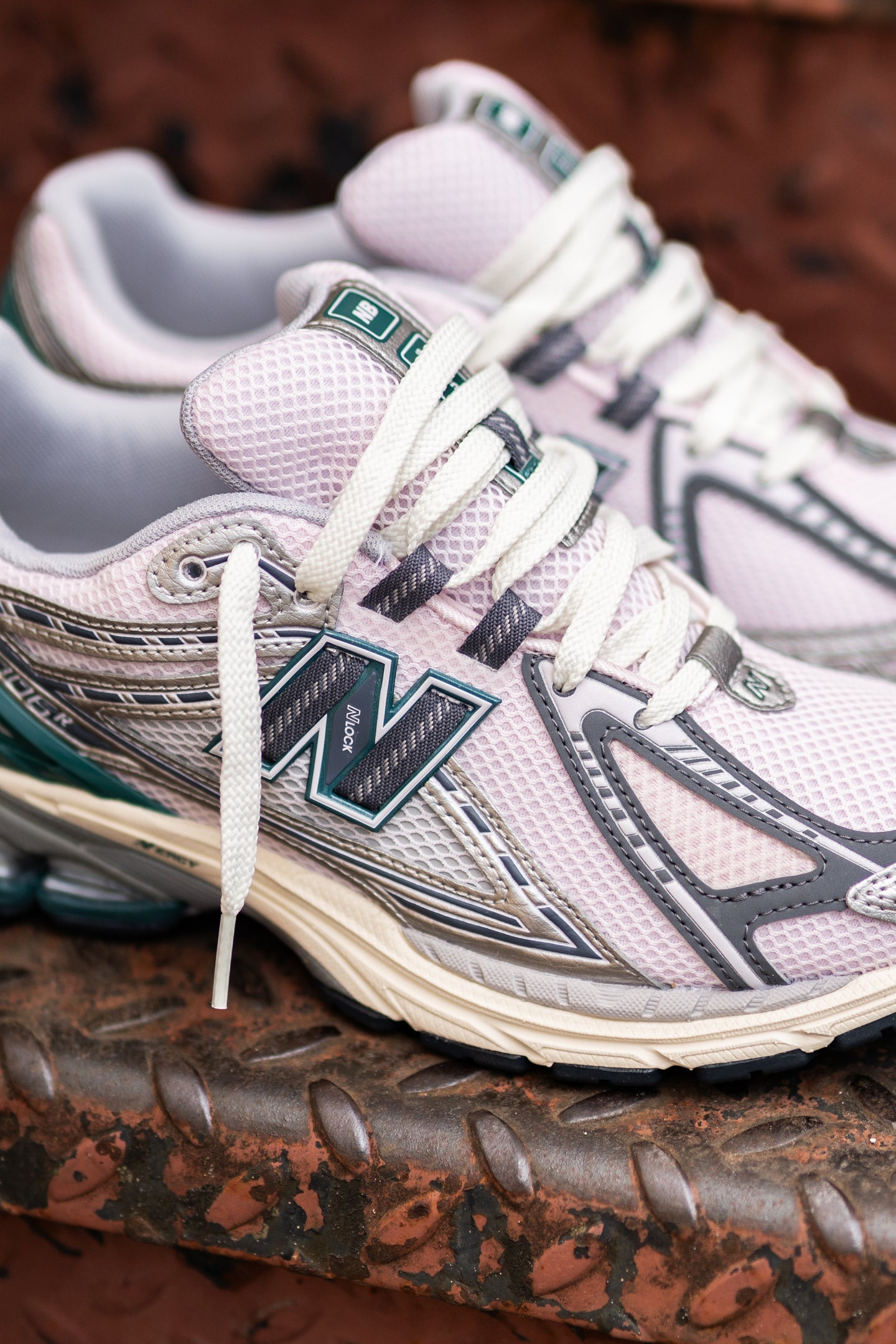 NB Balance 1906R Granite Metallic