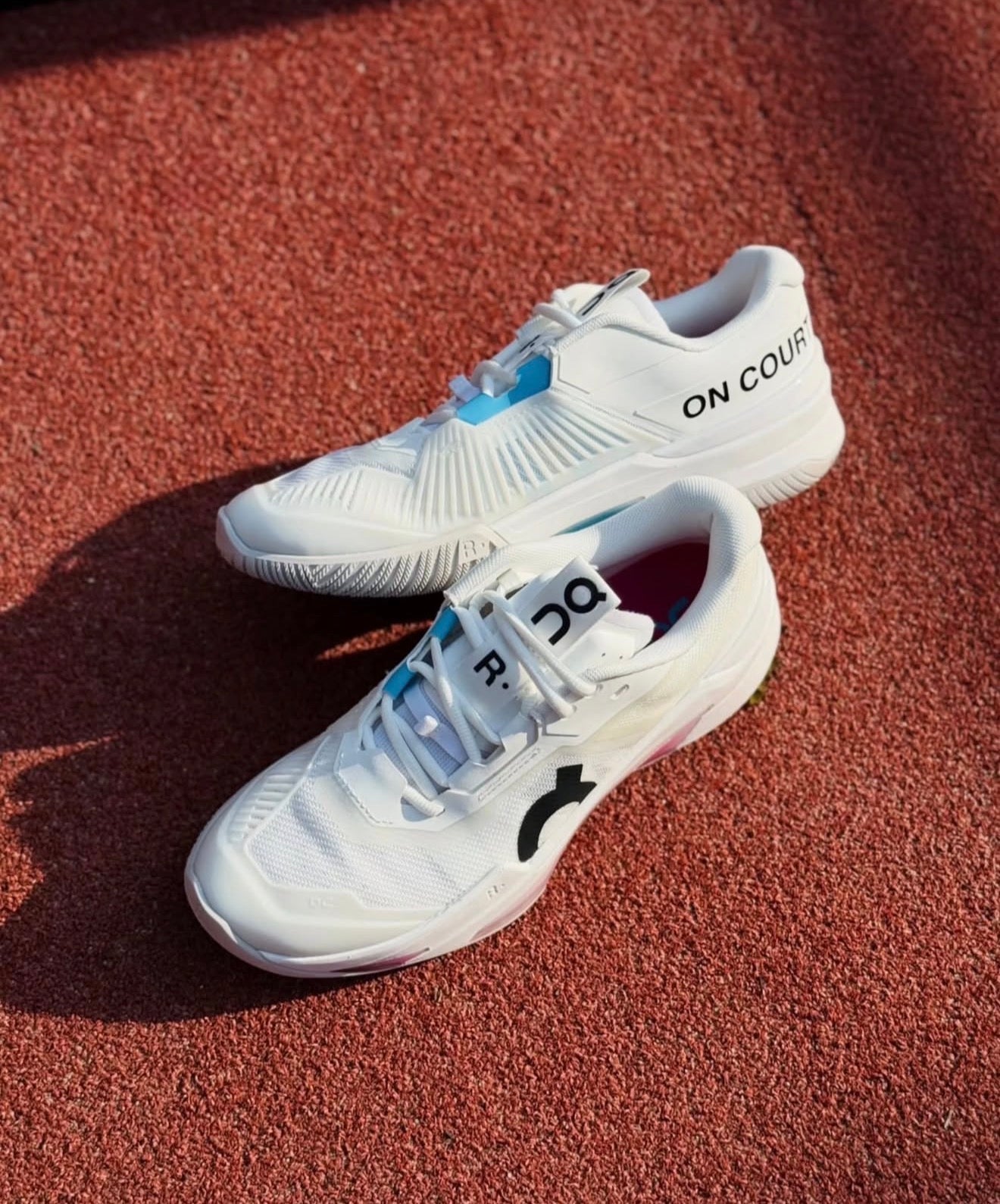 On The Roger Pro Fire White Pink