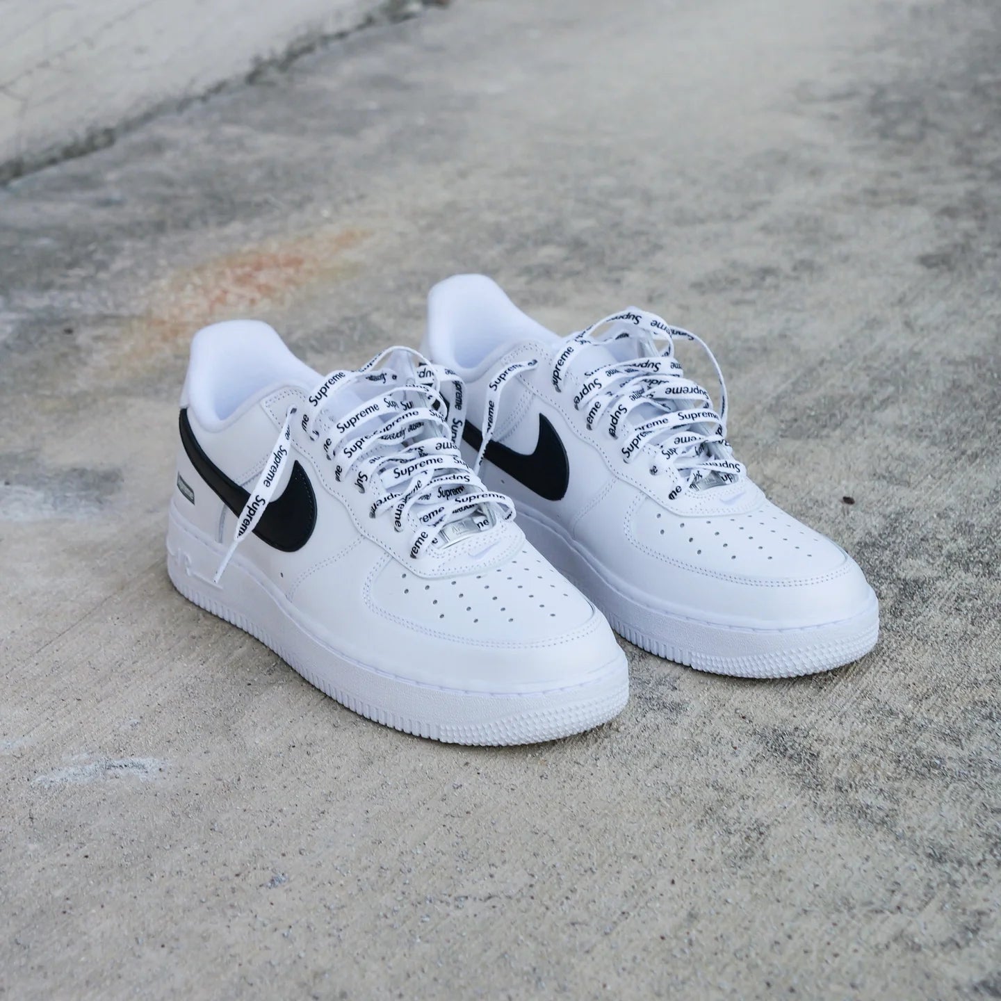 Airforce 1 Low Supreme White Black