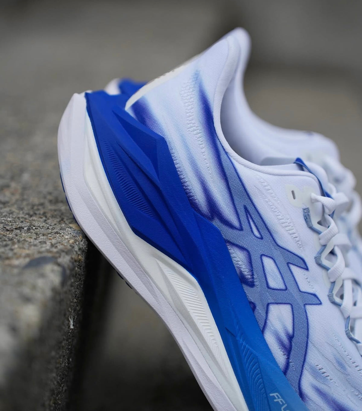 Superblast 3 White Blue