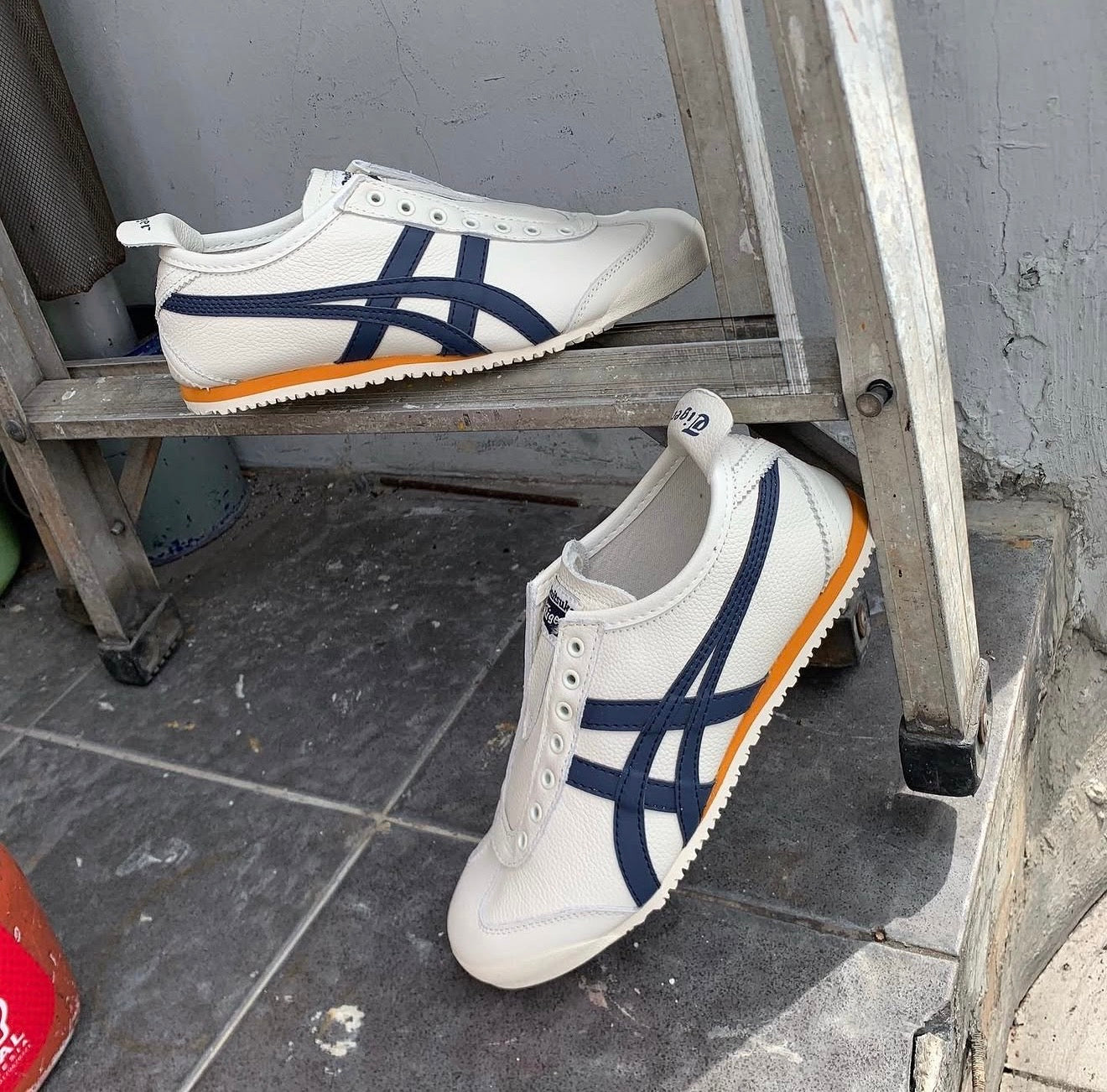 Mexico 66 Slipon White Blue Orange