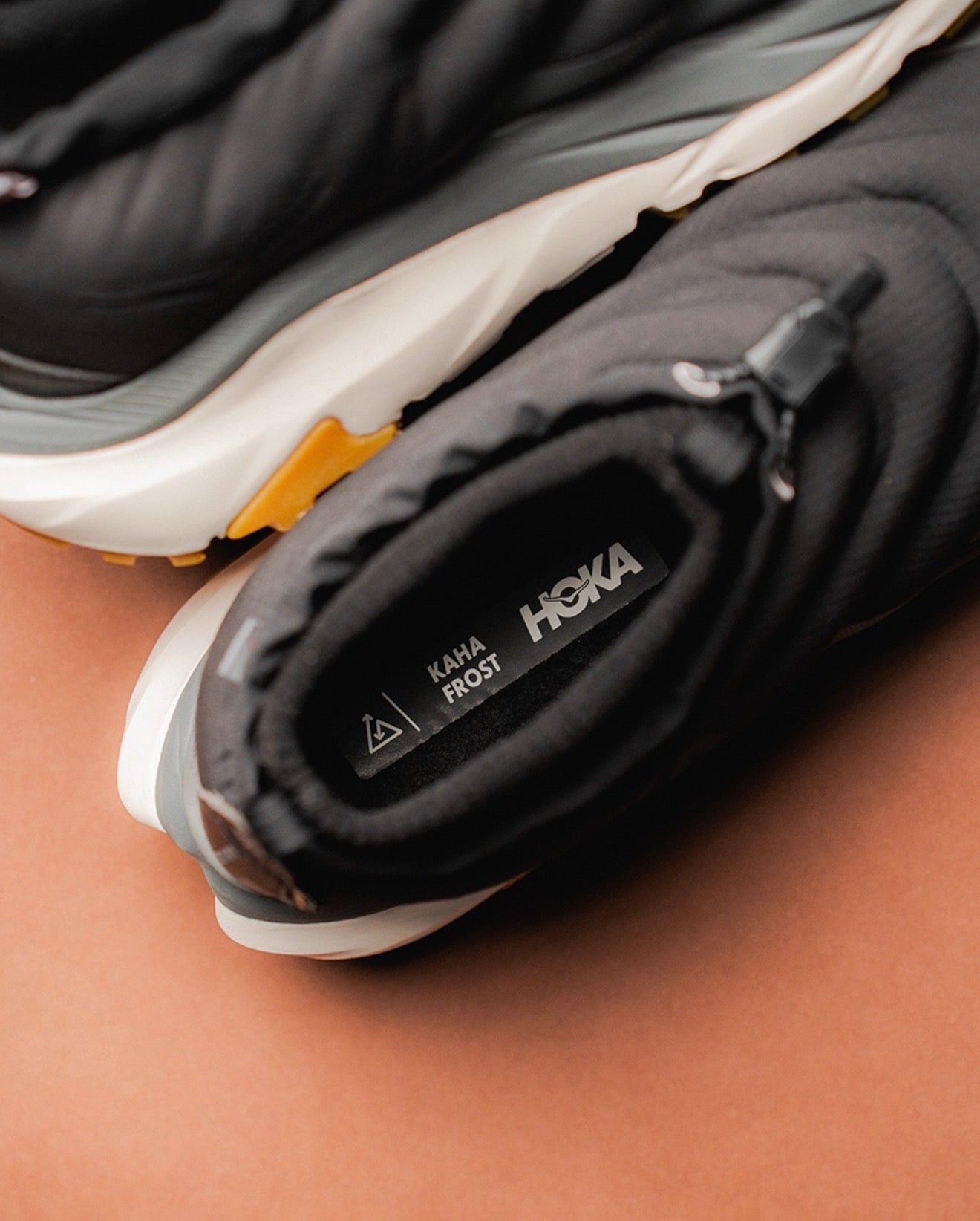 Hoka One One Kaha 2 Frost Moc Gore-Tex Black Outer Orbit Gum