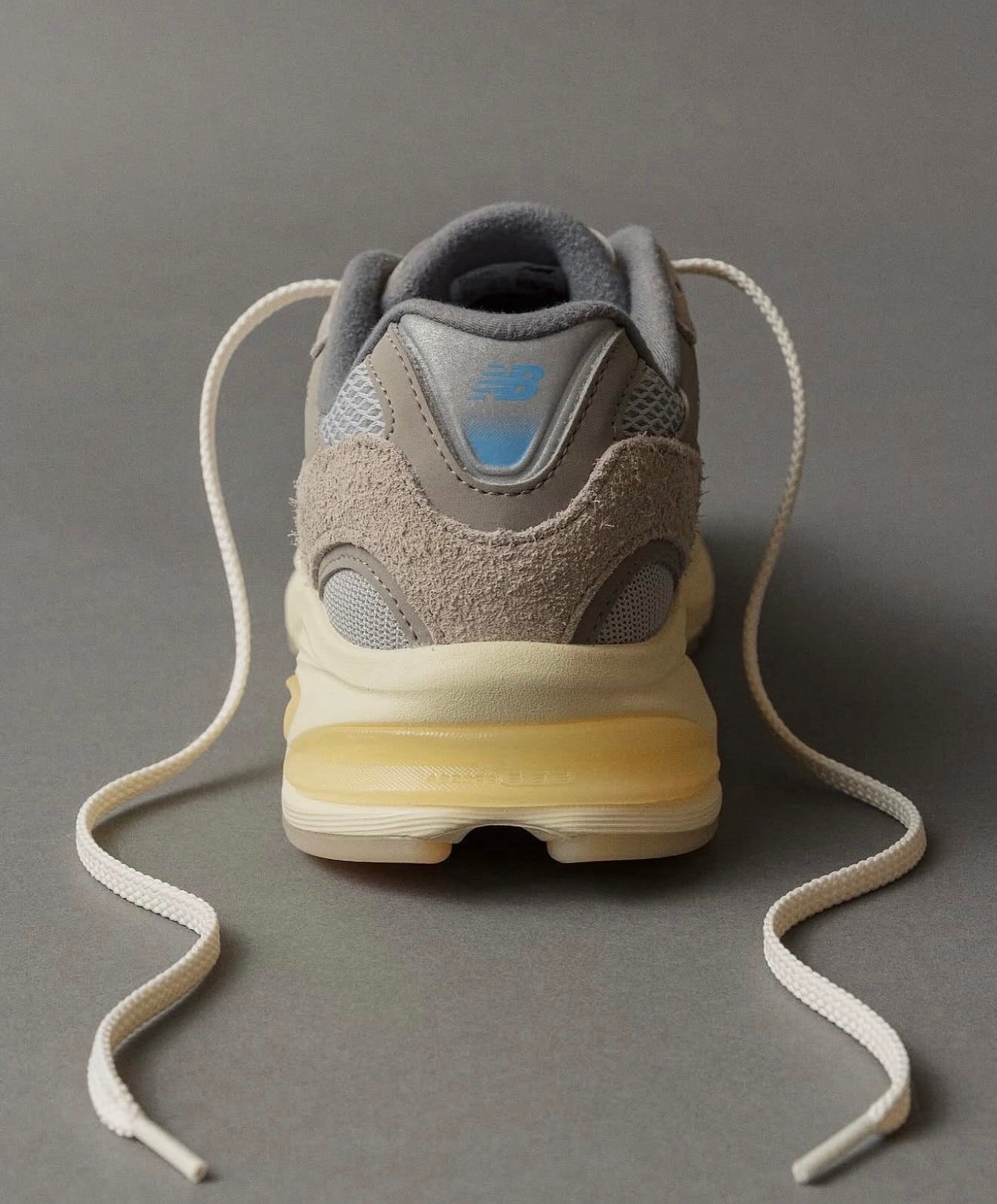 NB Balance 2010 Grey Day (2025)