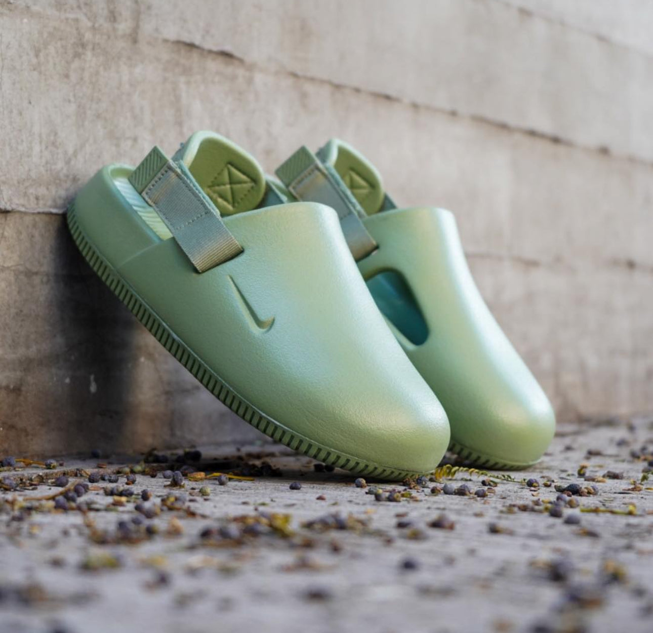 Air Calm Mule “ Oil Green “