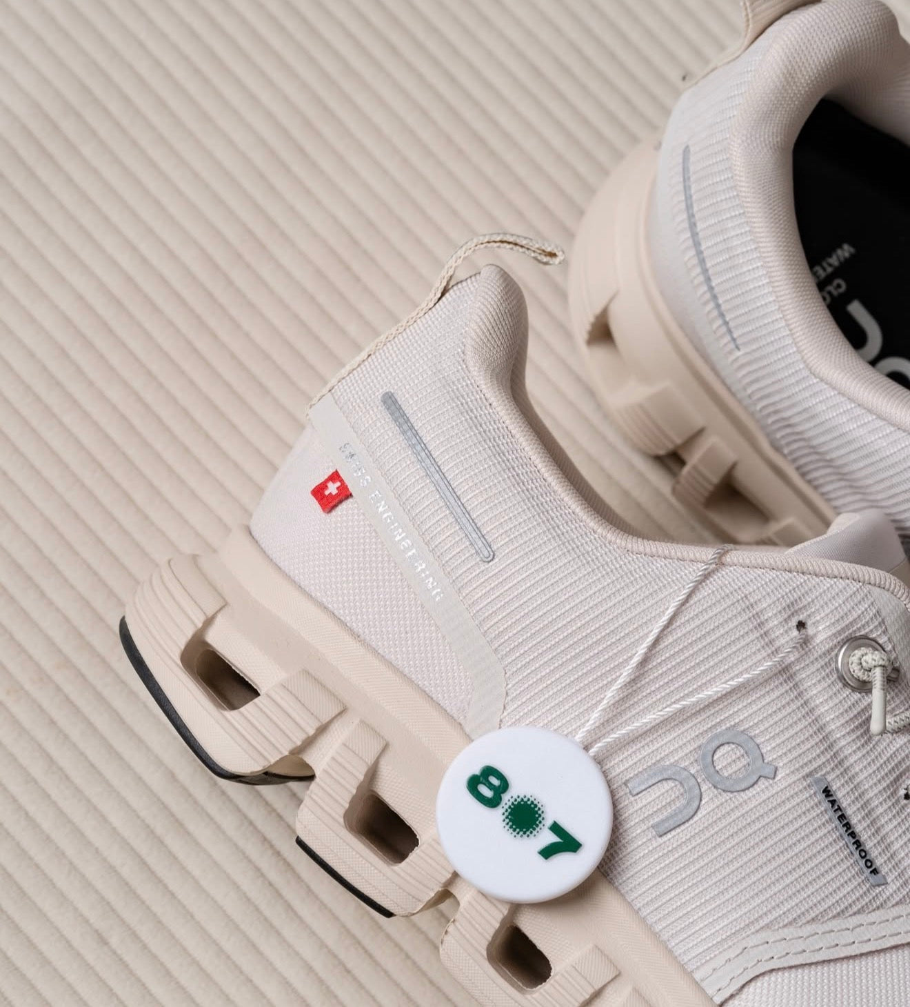 On Running Cloud 6 Waterproof Pearl Cream