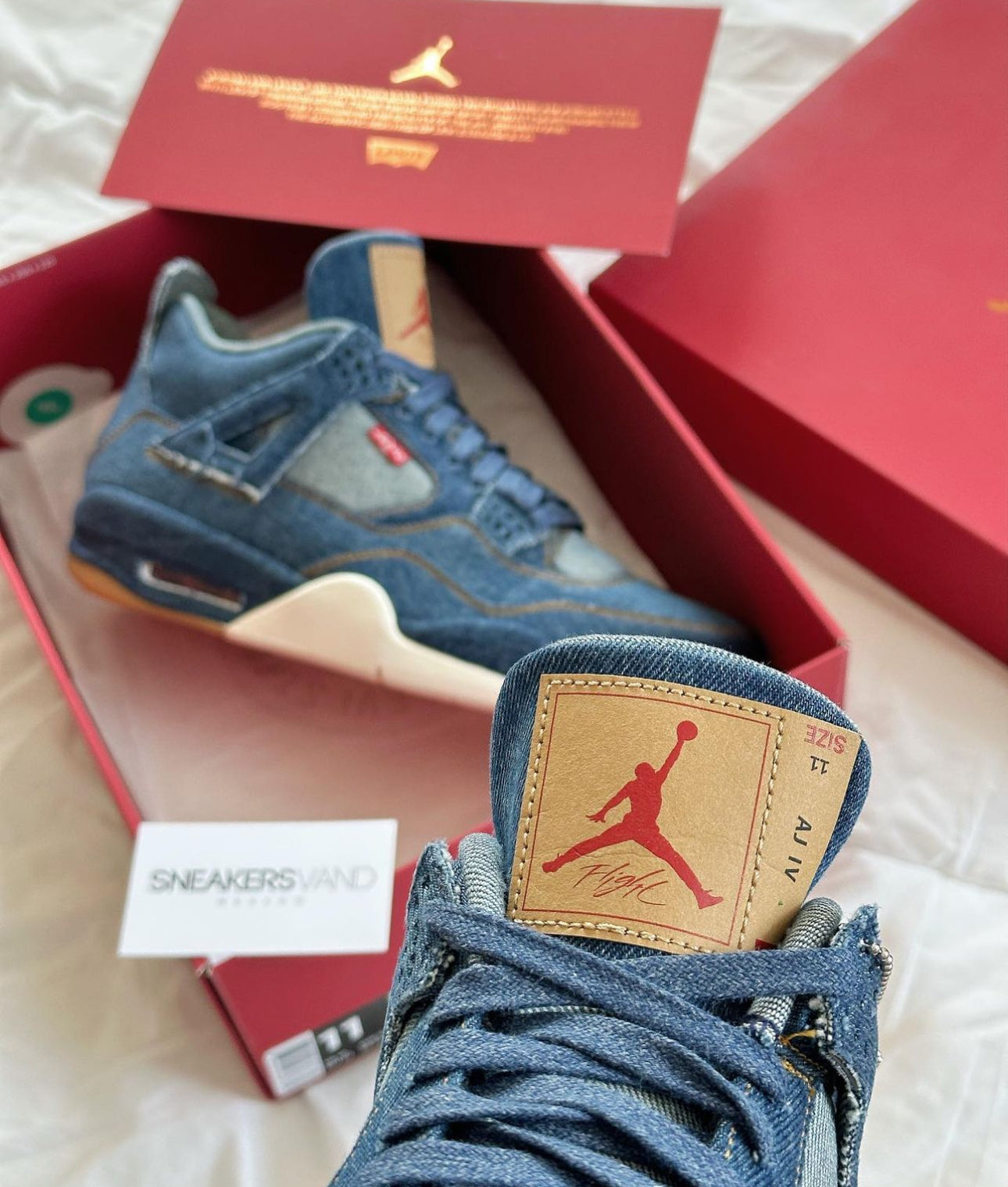 Levis x Air Jordan 4 Retro “ Blue Denim”