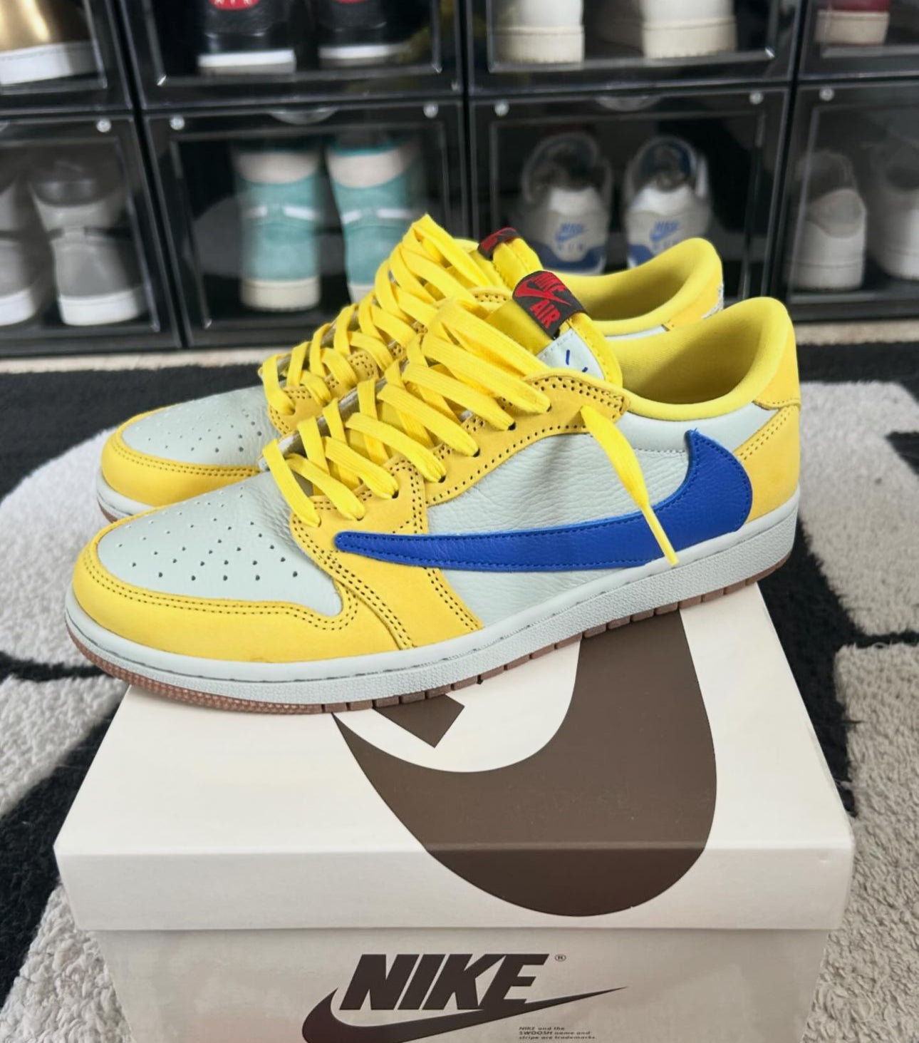 Air Jordan 1 Low Travis Scott Canary