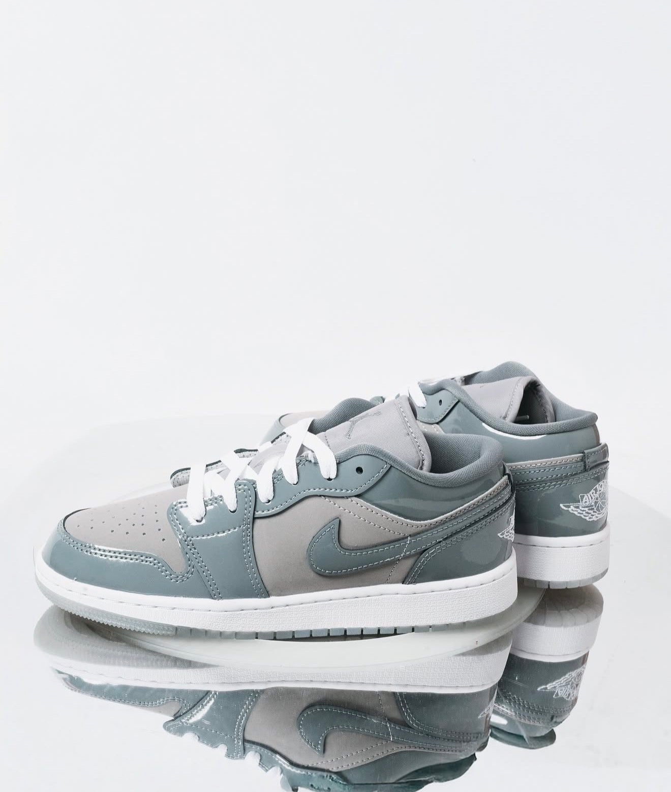 Air Jordan 1 Low SE Medium Grey Cool Grey White
