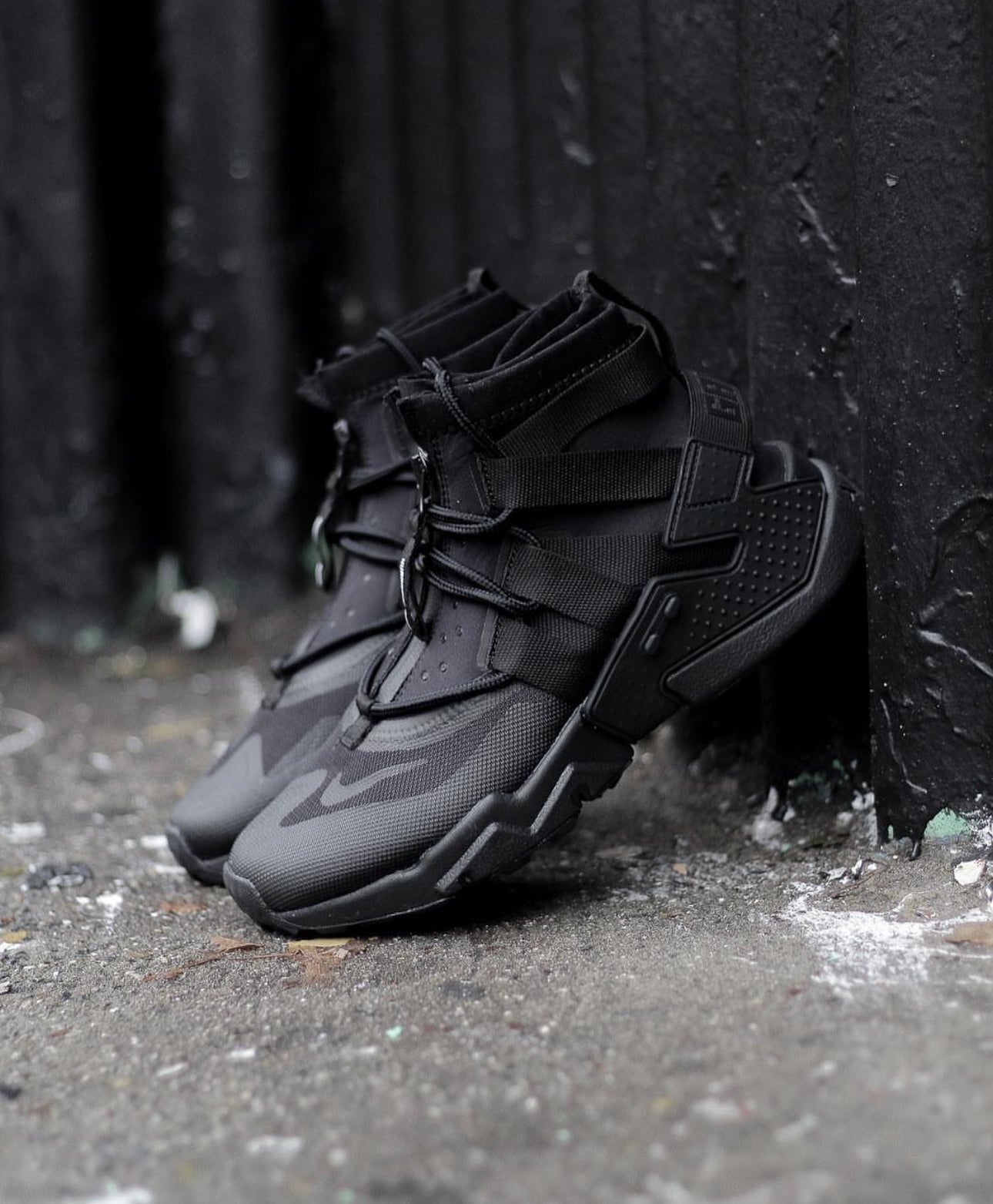 Air Huarache Gripp “ Triple Black “