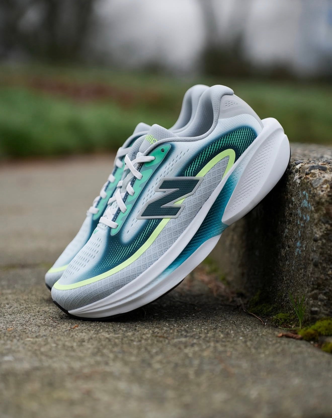 WMNs NB Balance Ellipse v1 Deep End Glint Blue
