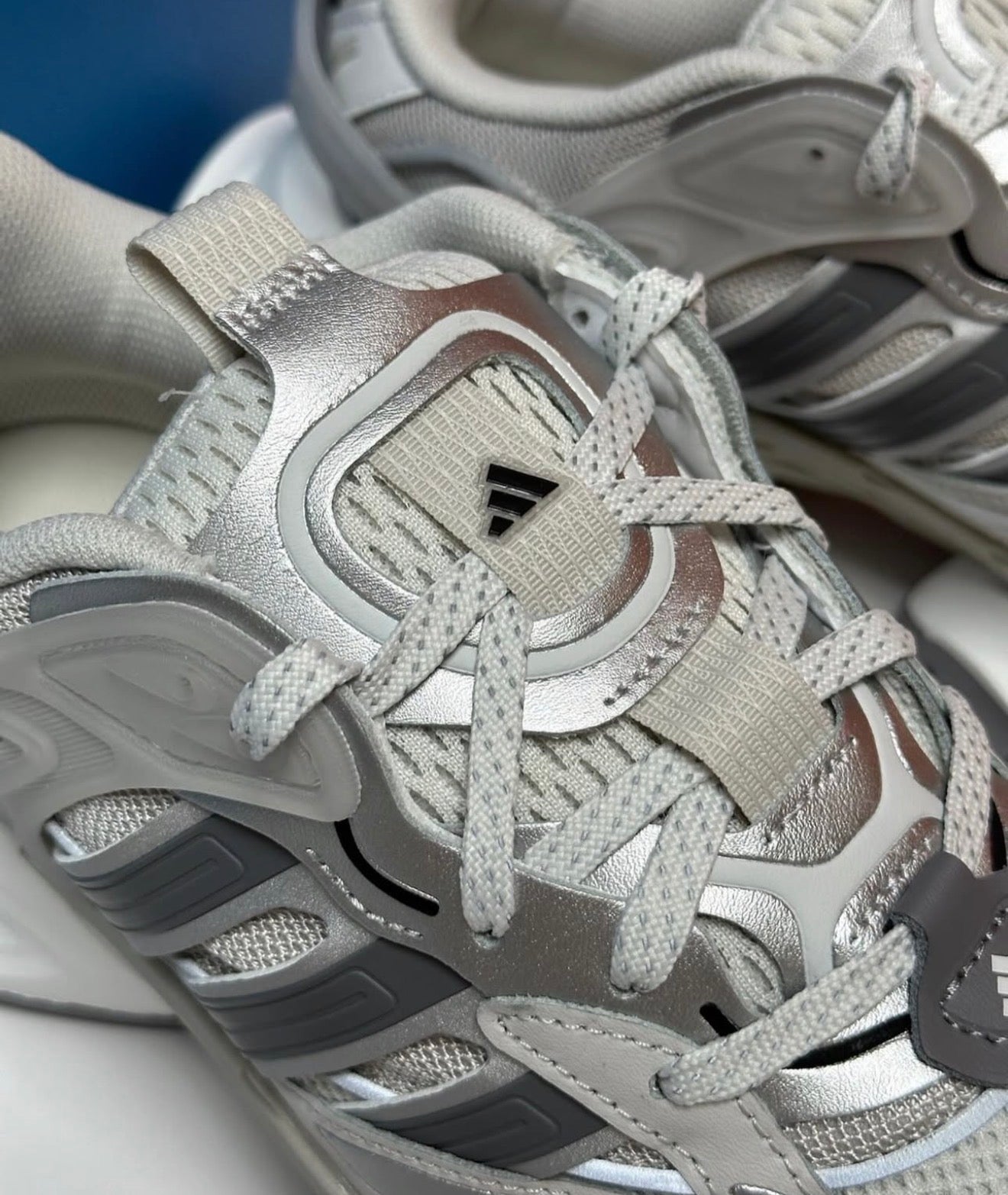 XLG Runner Deluxe White Grey Silver White