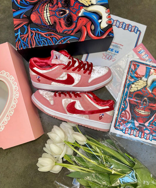 WMNs Dunk Low “ Strange Love “