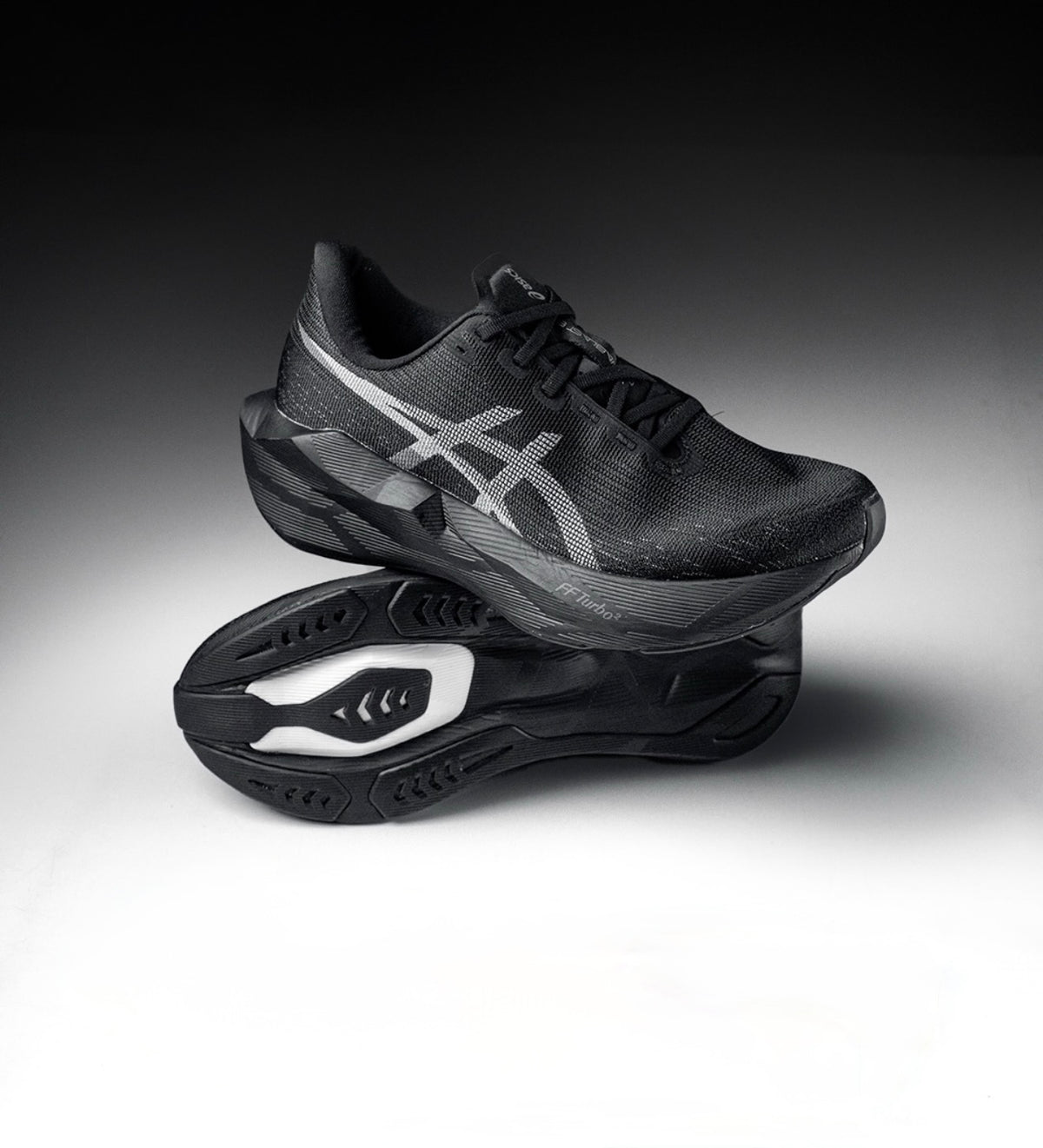 Novablast 6 Black