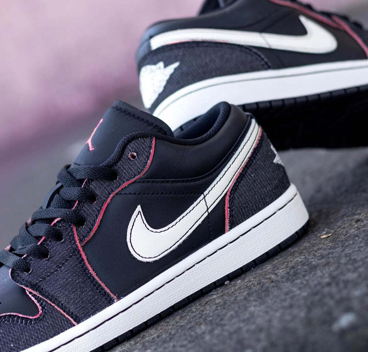 Air Jordan 1 Low SE Black/Pale Ivory Racer Pink