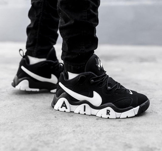 Air Barrage Low “ Black/White  “