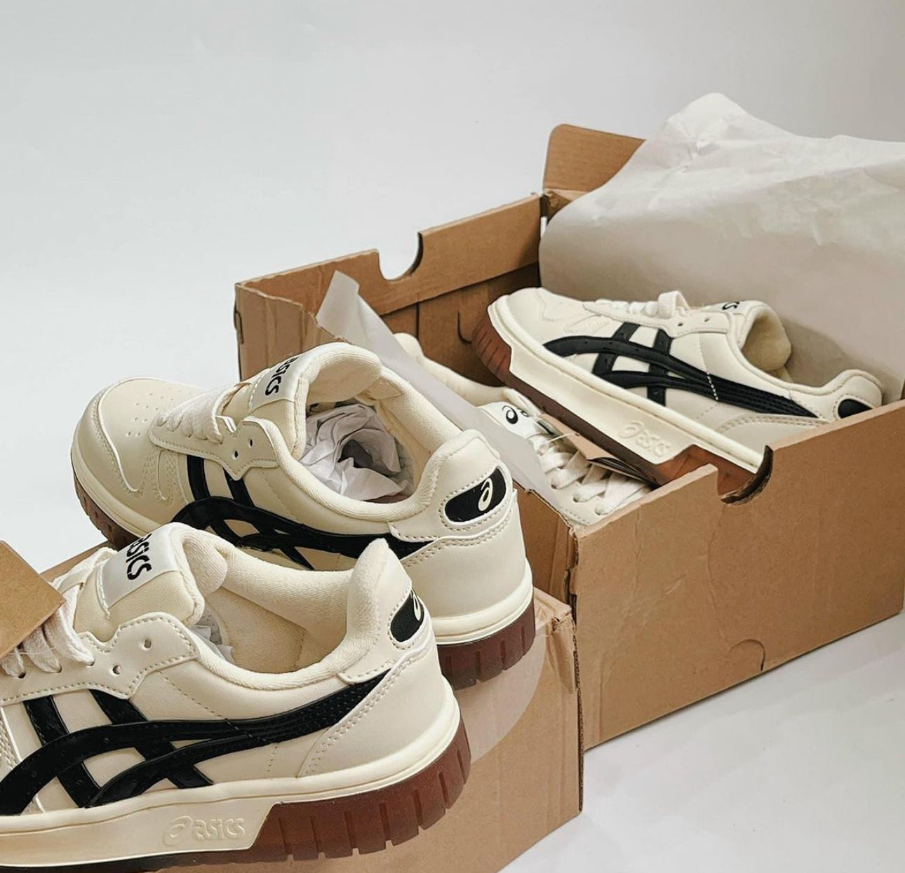 Asics Court MZ “ Cream Black Gum “