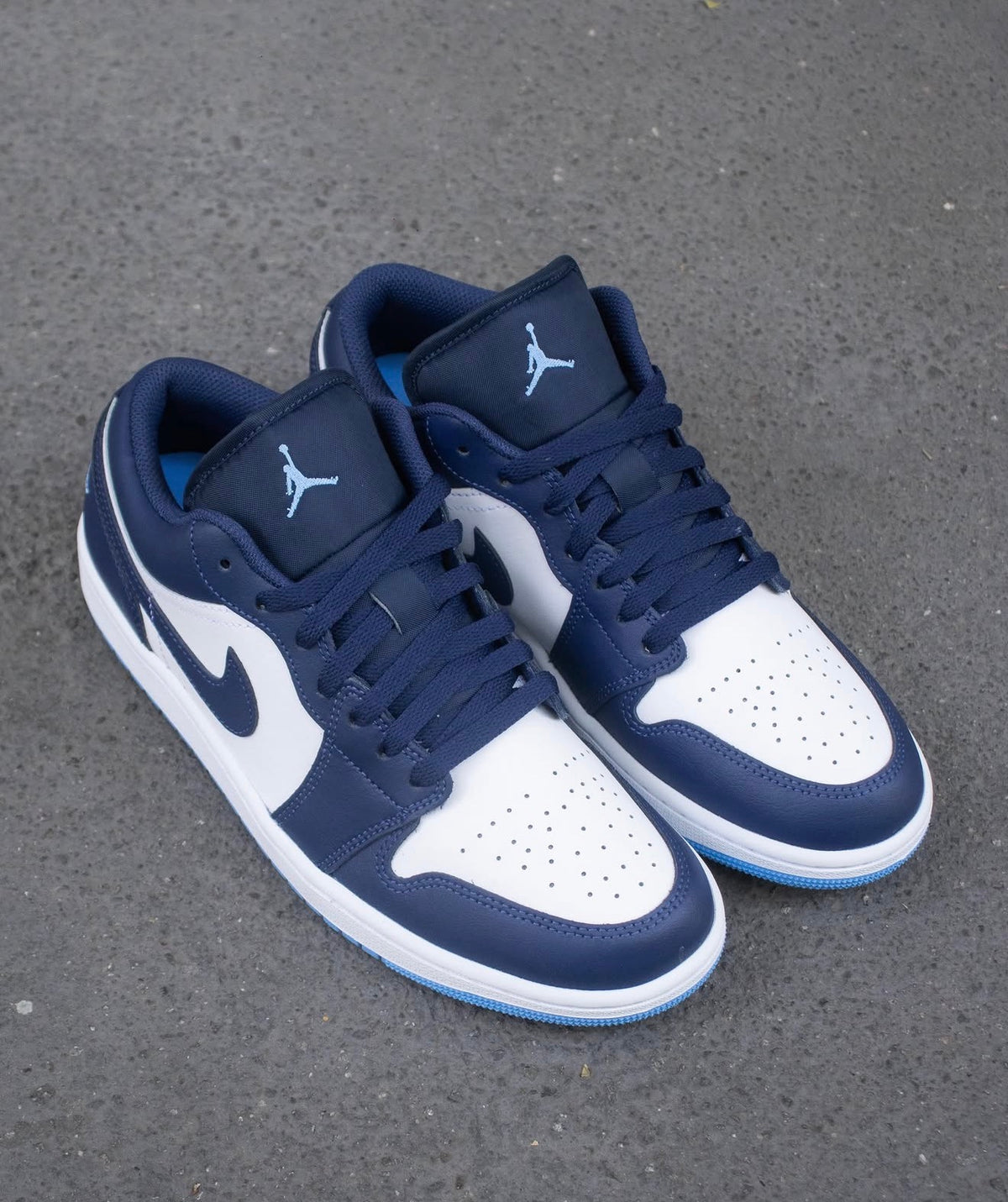 AJ 1 low Midnight Navy University Blue