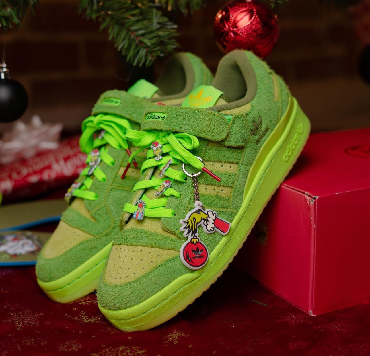 Forum Low “ The Grinch Shoe “