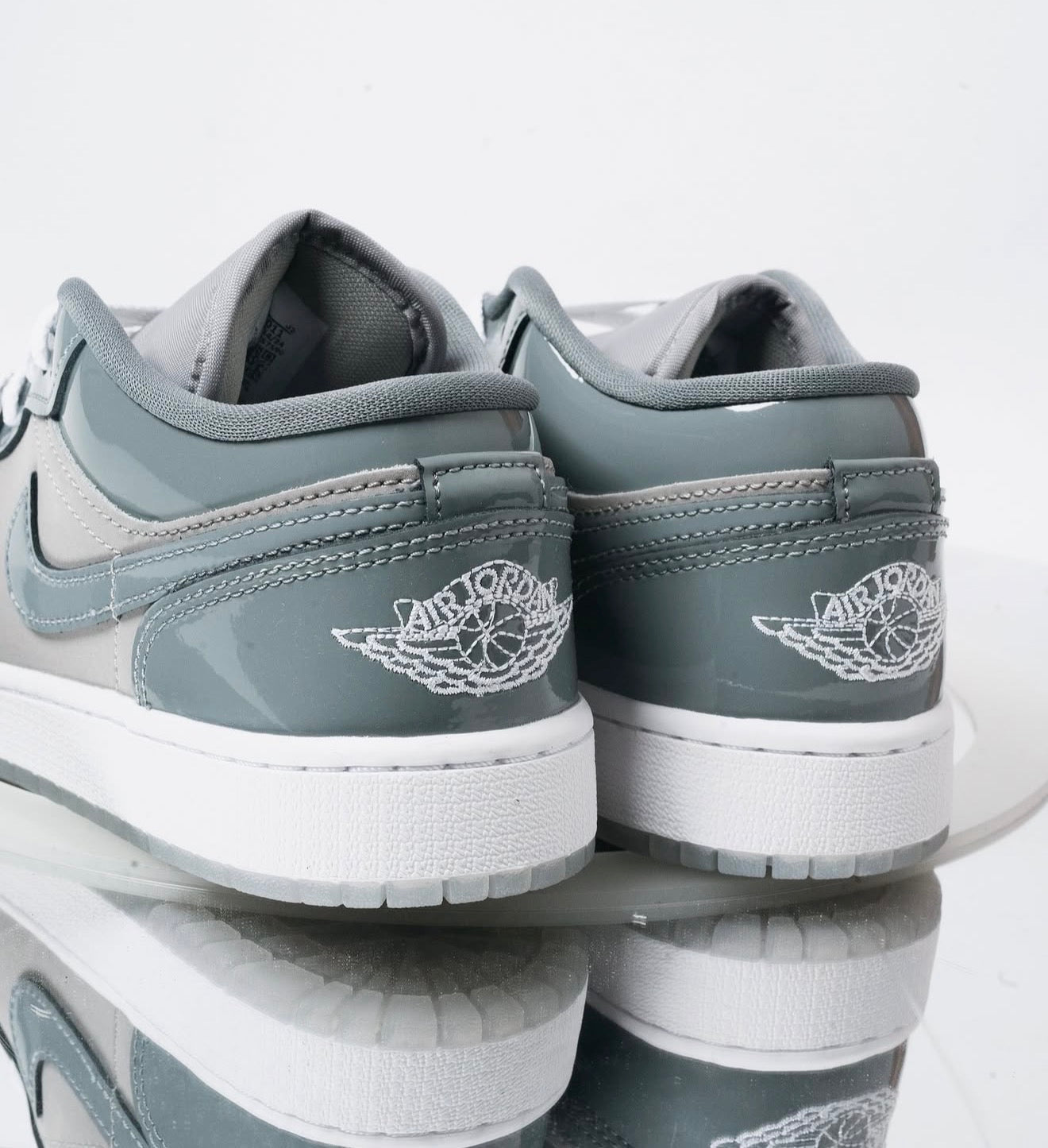 Air Jordan 1 Low SE Medium Grey Cool Grey White