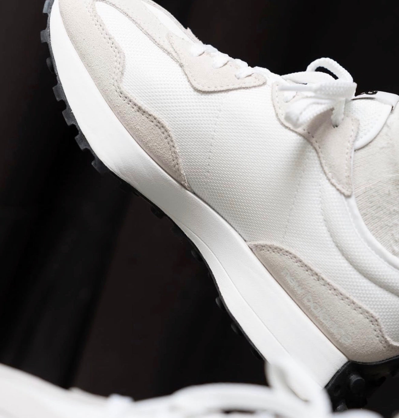 NB Balance 327 White Black